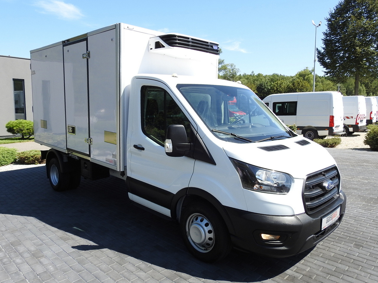 FORD TRANSIT REGRIGERATOR BOX 0*C POWER SUPPLY 230V CRUISE CONTROL AIR CONDITIONING TWIN WHEELS 170HP - Dostavno vozilo hladnjača: slika 4 FORD TRANSIT REGRIGERATOR BOX 0*C POWER SUPPLY 230V CRUISE CONTROL AIR CONDITIONING TWIN WHEELS 170HP - Dostavno vozilo hladnjača: slika 4