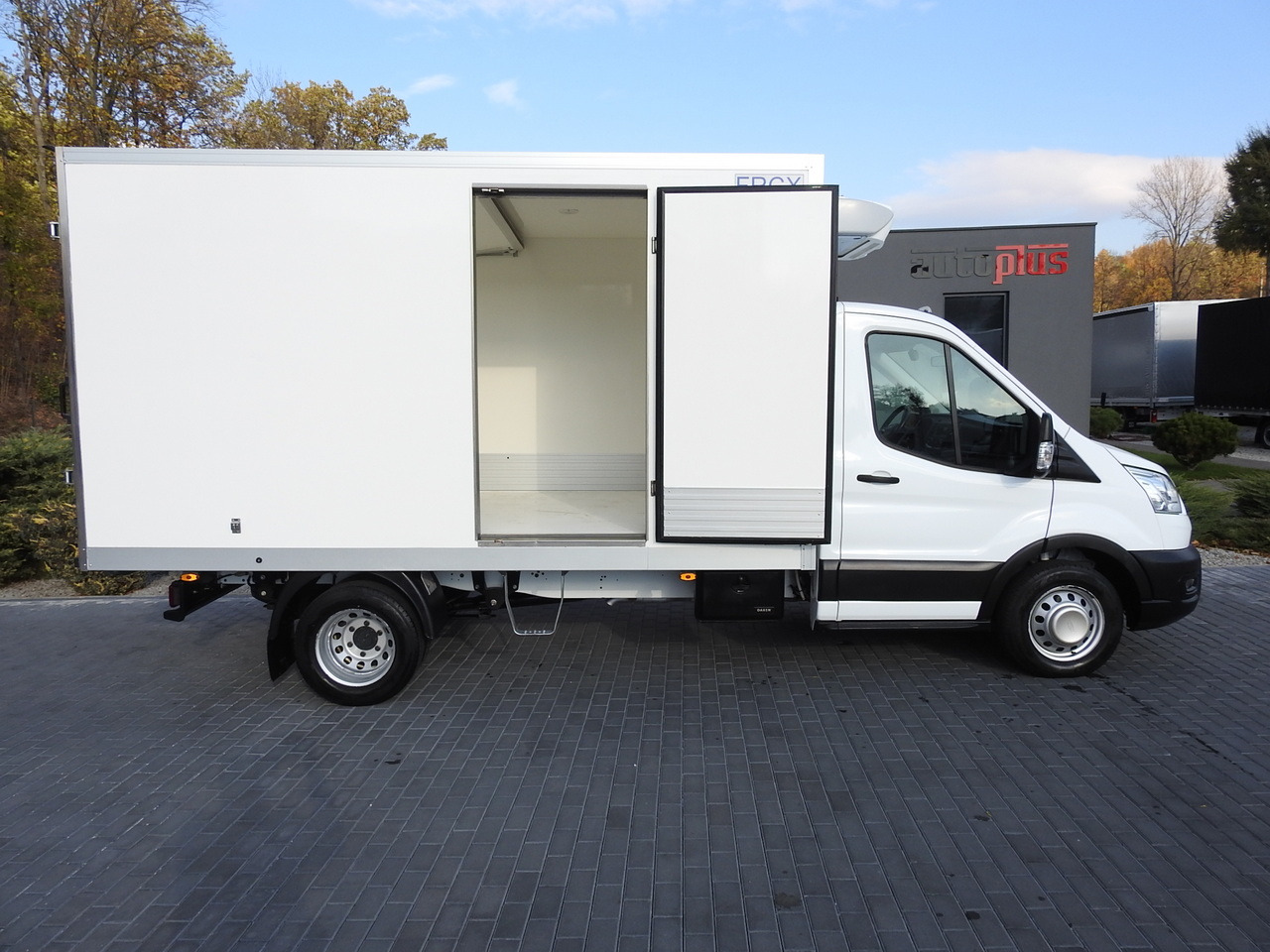 Dostavno vozilo hladnjača FORD TRANSIT REGRIGERATOR BOX -10*C POWER SUPPLY 230V CRUISE CONTROL AIR CONDITIONING LED LIGHTS PNEUMATICS TWIN WHEELS  130HP: slika 8