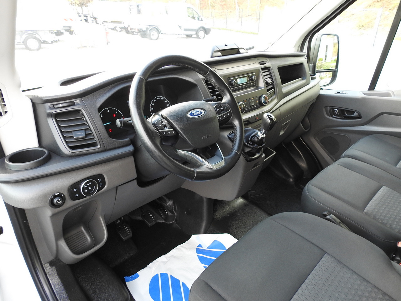 FORD TRANSIT REGRIGERATOR BOX -10*C POWER SUPPLY 230V CRUISE CONTROL AIR CONDITIONING LED LIGHTS PNEUMATICS TWIN WHEELS 130HP - Dostavno vozilo hladnjača: slika 2 FORD TRANSIT REGRIGERATOR BOX -10*C POWER SUPPLY 230V CRUISE CONTROL AIR CONDITIONING LED LIGHTS PNEUMATICS TWIN WHEELS 130HP - Dostavno vozilo hladnjača: slika 2