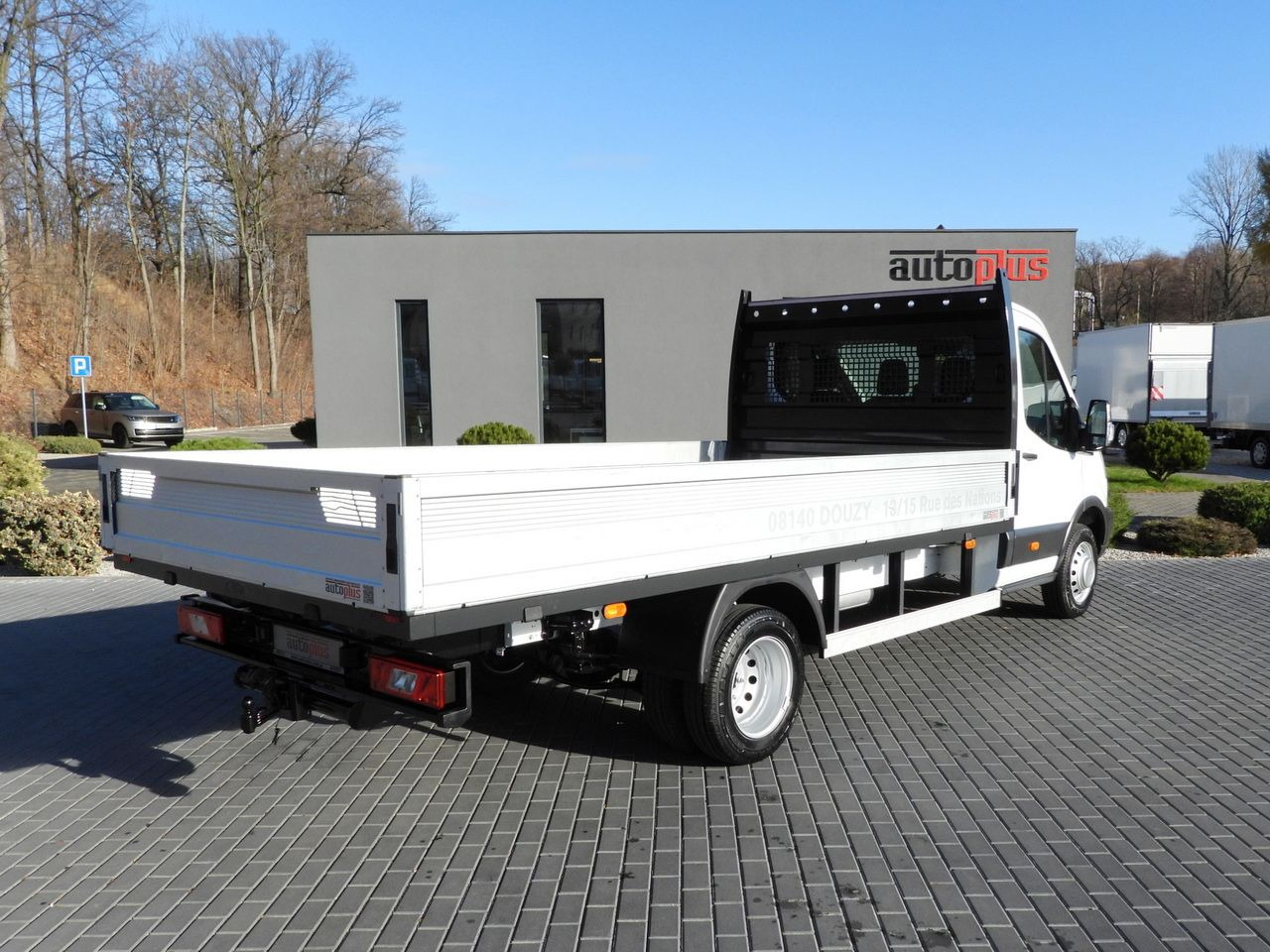 FORD TRANSIT STAKE BODY 8 PALLETS TWIN WHEELS AIR CONDITIONING 155HP - Dostavno vozilo s ravnom platformom: slika 3 FORD TRANSIT STAKE BODY 8 PALLETS TWIN WHEELS AIR CONDITIONING 155HP - Dostavno vozilo s ravnom platformom: slika 3