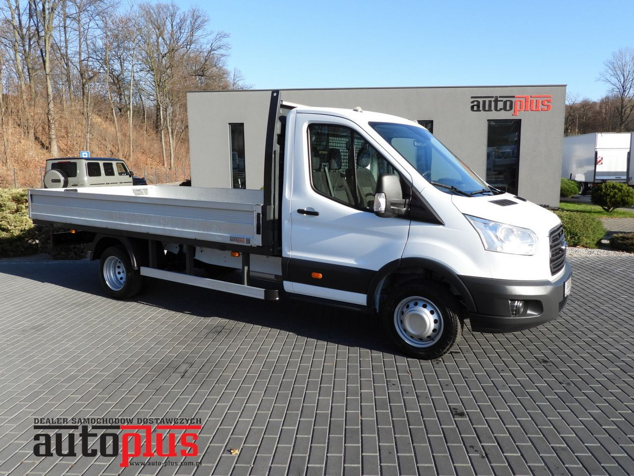 FORD TRANSIT STAKE BODY 8 PALLETS TWIN WHEELS AIR CONDITIONING 155HP - Dostavno vozilo s ravnom platformom: slika 1 FORD TRANSIT STAKE BODY 8 PALLETS TWIN WHEELS AIR CONDITIONING 155HP - Dostavno vozilo s ravnom platformom: slika 1