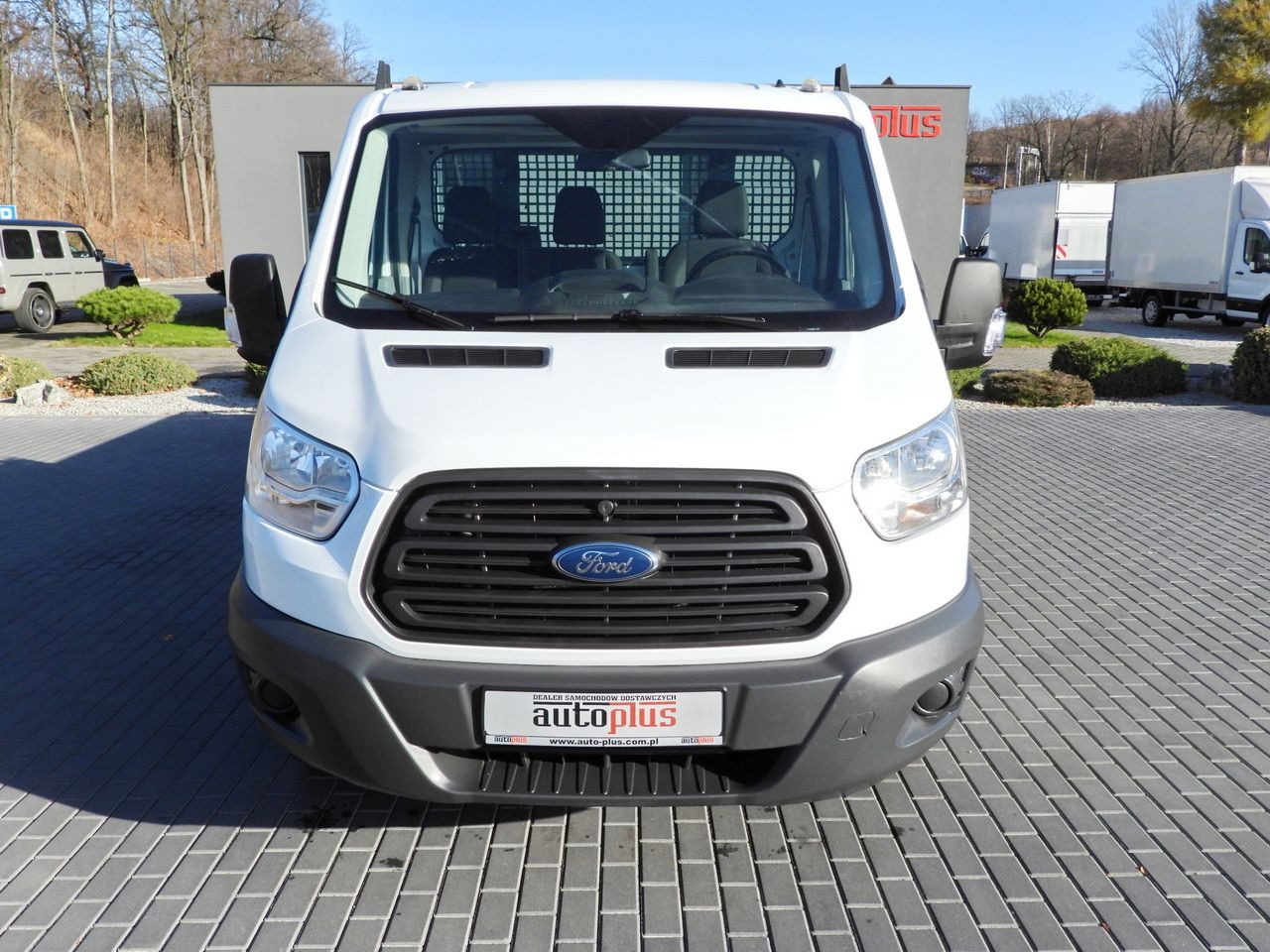 FORD TRANSIT STAKE BODY 8 PALLETS TWIN WHEELS AIR CONDITIONING 155HP - Dostavno vozilo s ravnom platformom: slika 5 FORD TRANSIT STAKE BODY 8 PALLETS TWIN WHEELS AIR CONDITIONING 155HP - Dostavno vozilo s ravnom platformom: slika 5