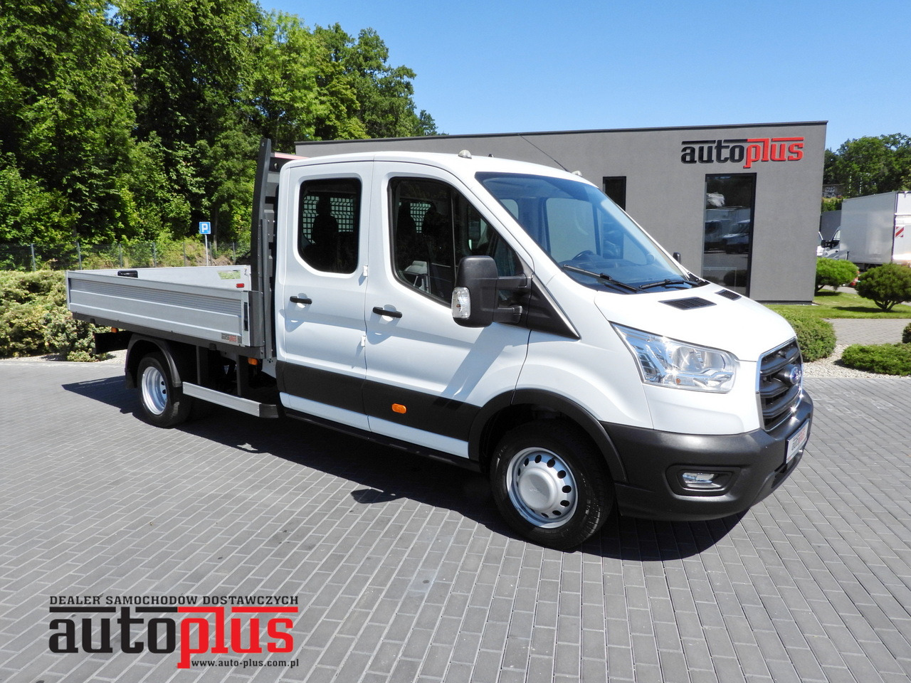 FORD TRANSIT STAKE BODY DOUBLE CABIN DOKA 7 SEATS TWIN WHEELS AIR CONDITIONING 130HP - Dostavno vozilo s ravnom platformom: slika 1 FORD TRANSIT STAKE BODY DOUBLE CABIN DOKA 7 SEATS TWIN WHEELS AIR CONDITIONING 130HP - Dostavno vozilo s ravnom platformom: slika 1