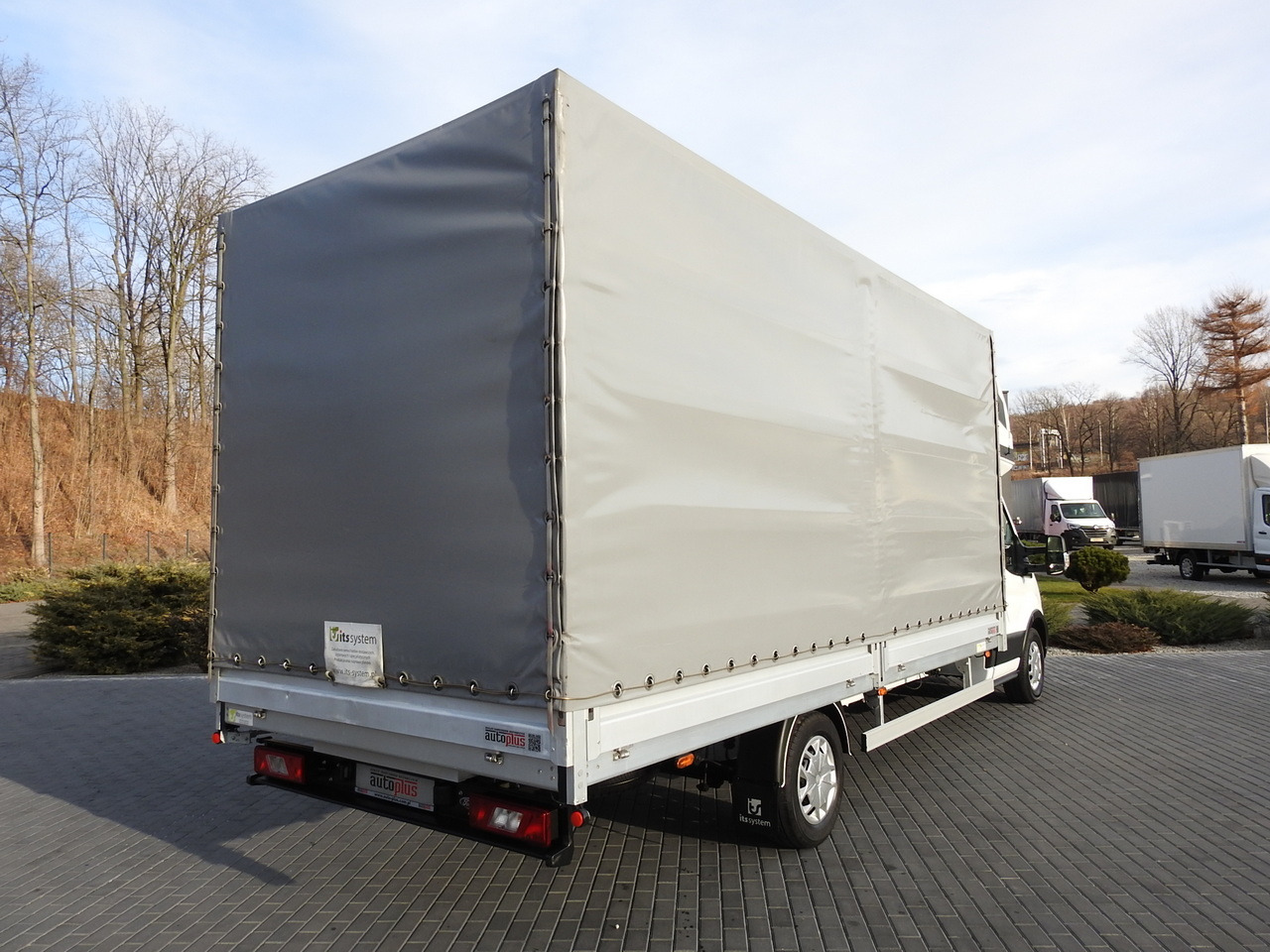FORD TRANSIT TARPAULIN 10 PALLETS WEBASTO CRUISE CONTROL AIR CONDITIONING LED LIGHTS 160HP - Dostavno vozilo sa ceradom: slika 3 FORD TRANSIT TARPAULIN 10 PALLETS WEBASTO CRUISE CONTROL AIR CONDITIONING LED LIGHTS 160HP - Dostavno vozilo sa ceradom: slika 3