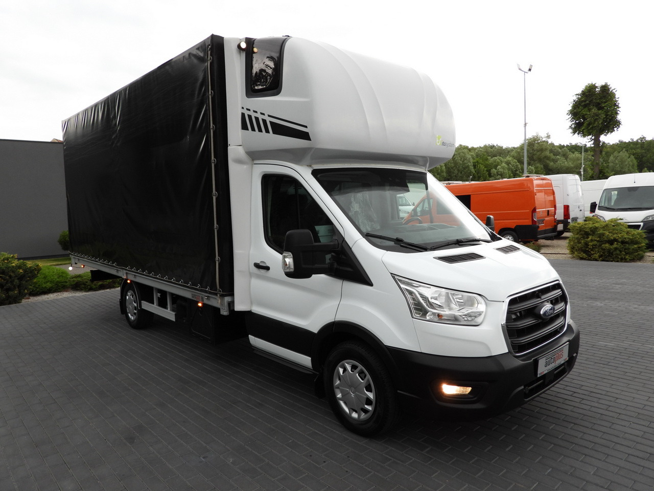 FORD TRANSIT TARPAULIN 10 PALLETS WEBASTO CRUISE CONTROL LED LIGHTS PNEUMATICS AIR CONDITIONING 160HP - Dostavno vozilo sa ceradom: slika 4 FORD TRANSIT TARPAULIN 10 PALLETS WEBASTO CRUISE CONTROL LED LIGHTS PNEUMATICS AIR CONDITIONING 160HP - Dostavno vozilo sa ceradom: slika 4