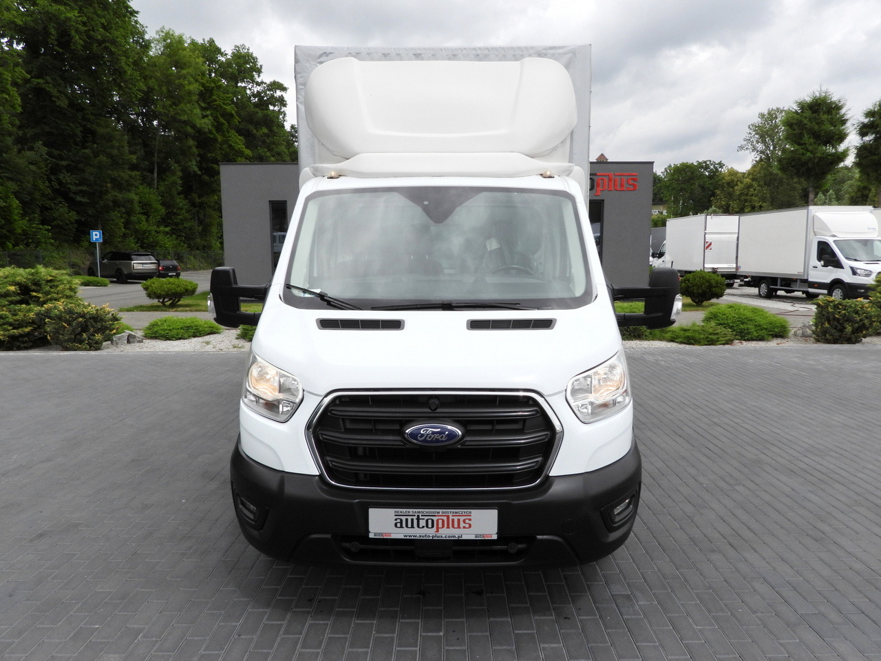 FORD TRANSIT TARPAULIN 8 PALLETS CRUISE CONTROL LED LIGHTS TWIN WHEELS AIR CONDITIONING 130HP - Dostavno vozilo sa ceradom: slika 5 FORD TRANSIT TARPAULIN 8 PALLETS CRUISE CONTROL LED LIGHTS TWIN WHEELS AIR CONDITIONING 130HP - Dostavno vozilo sa ceradom: slika 5