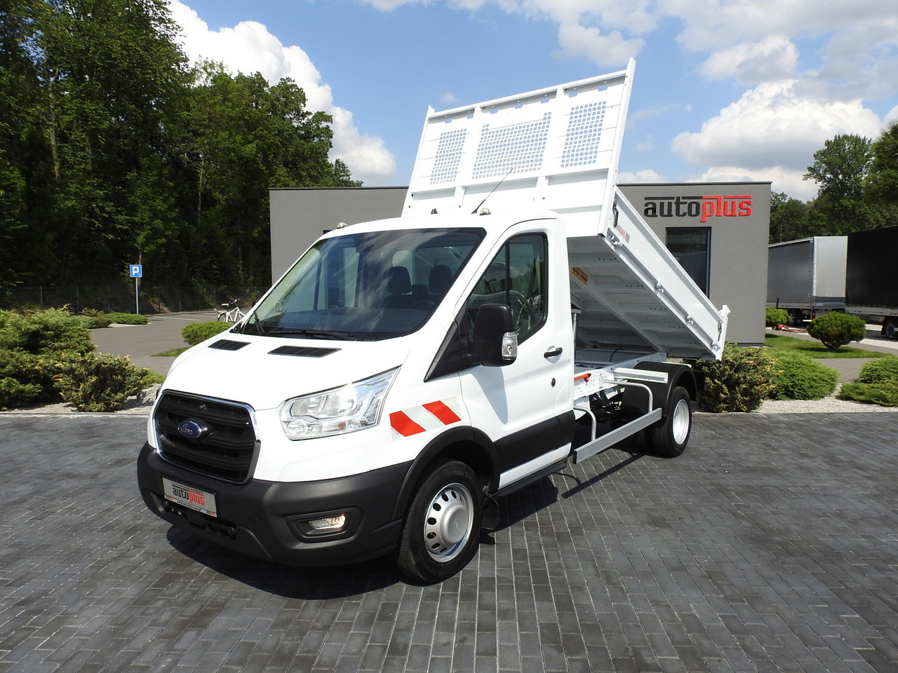 Dostavno vozilo kiper FORD TRANSIT TIPPER CRUISE CONTROL AIR CONDITIONING TWIN WHEELS 170HP: slika 17 Dostavno vozilo kiper FORD TRANSIT TIPPER CRUISE CONTROL AIR CONDITIONING TWIN WHEELS 170HP: slika 17