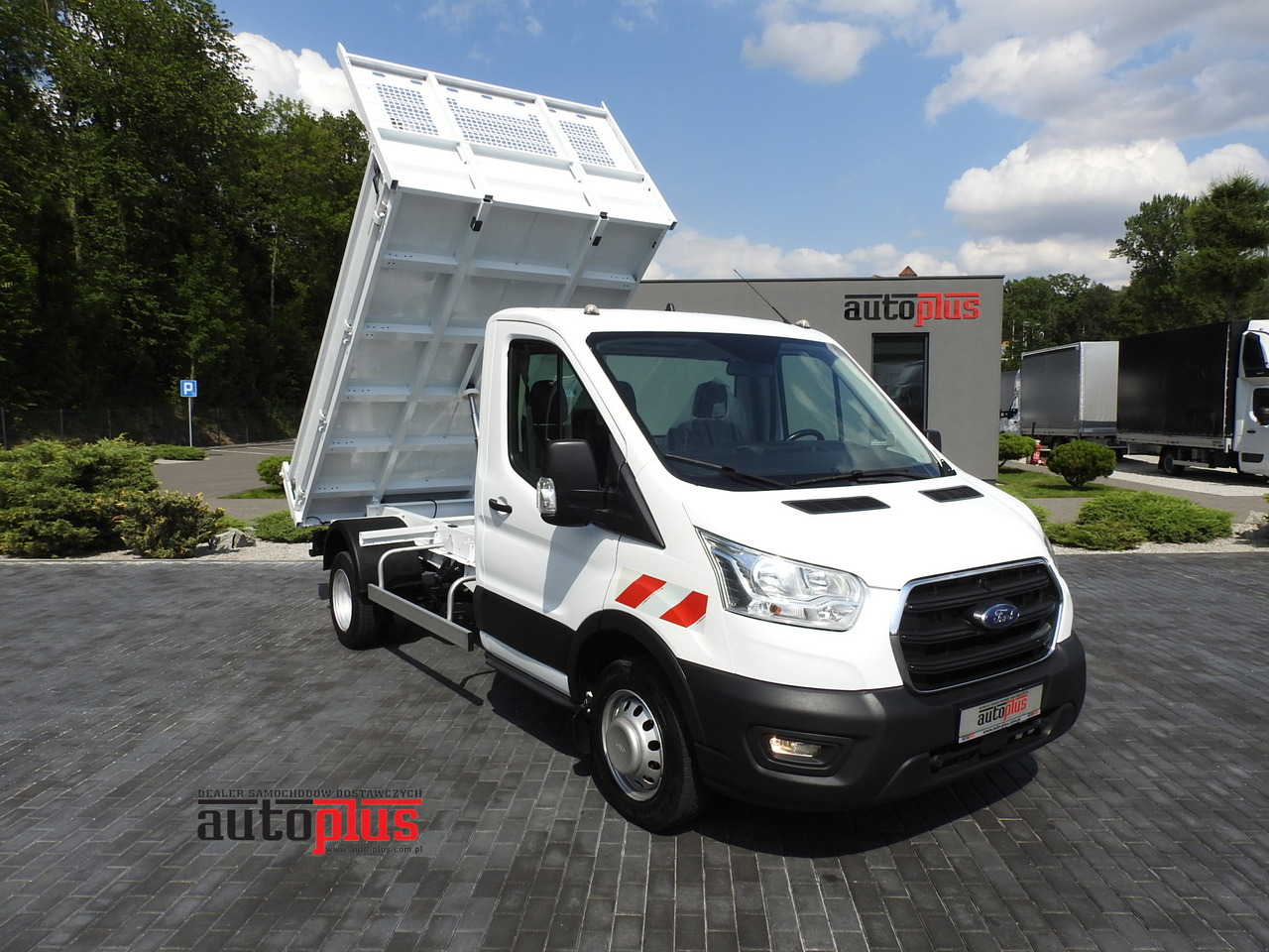 FORD TRANSIT TIPPER CRUISE CONTROL AIR CONDITIONING TWIN WHEELS 170HP - Dostavno vozilo kiper: slika 1 FORD TRANSIT TIPPER CRUISE CONTROL AIR CONDITIONING TWIN WHEELS 170HP - Dostavno vozilo kiper: slika 1