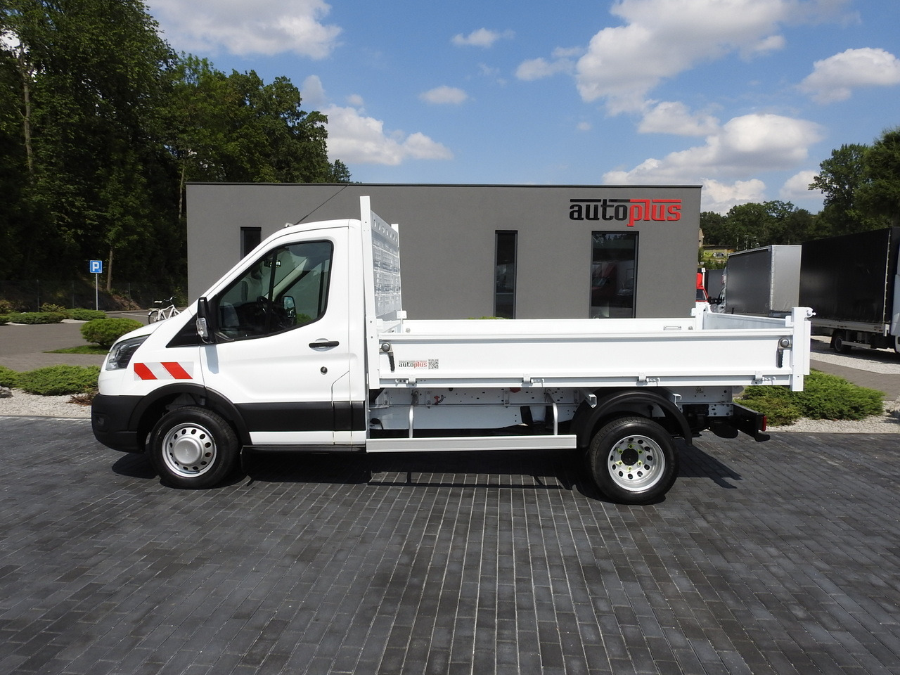 Dostavno vozilo kiper FORD TRANSIT TIPPER CRUISE CONTROL AIR CONDITIONING TWIN WHEELS 170HP: slika 8 Dostavno vozilo kiper FORD TRANSIT TIPPER CRUISE CONTROL AIR CONDITIONING TWIN WHEELS 170HP: slika 8