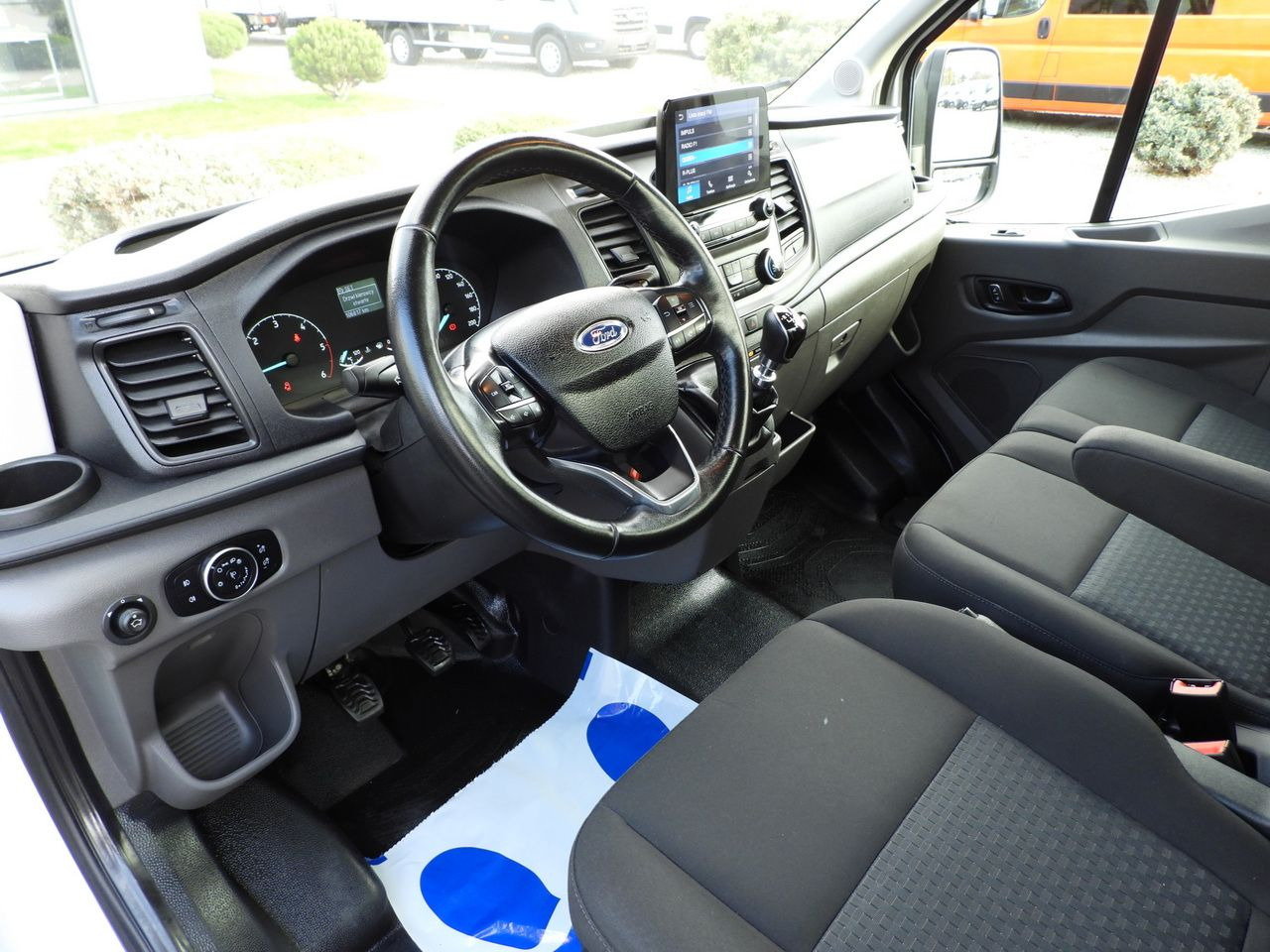 FORD TRANSIT TIPPER CRUISE CONTROL LED LIGHTS TWIN WHEELS AIR CONDITIONING 130HP - Dostavno vozilo kiper: slika 2 FORD TRANSIT TIPPER CRUISE CONTROL LED LIGHTS TWIN WHEELS AIR CONDITIONING 130HP - Dostavno vozilo kiper: slika 2