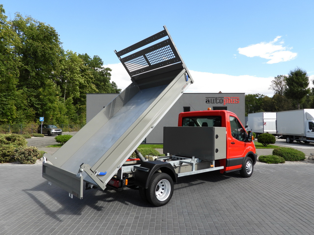 FORD TRANSIT TIPPER CRUISE CONTROL LED LIGHTS TWIN WHEELS AIR CONDITIONING 170HP - Dostavno vozilo kiper: slika 3 FORD TRANSIT TIPPER CRUISE CONTROL LED LIGHTS TWIN WHEELS AIR CONDITIONING 170HP - Dostavno vozilo kiper: slika 3