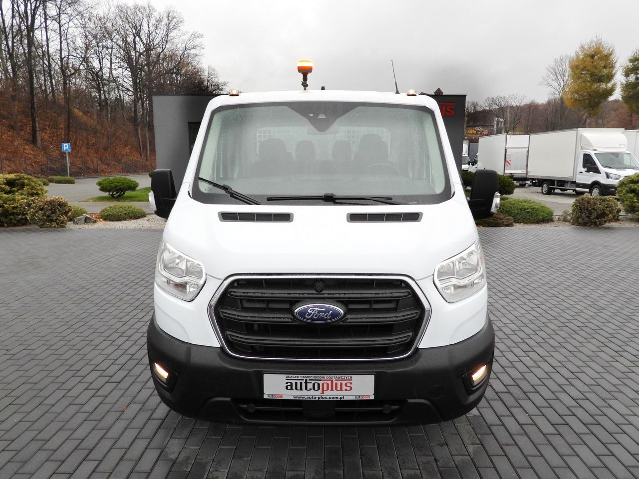 FORD TRANSIT TIPPER DOUBLE CABIN DOKA 6 SEATS CRUISE CONTROL LED LIGHTS TWIN WHEELS AIR CONDITIONING 170HP - Dostavno vozilo kiper: slika 5 FORD TRANSIT TIPPER DOUBLE CABIN DOKA 6 SEATS CRUISE CONTROL LED LIGHTS TWIN WHEELS AIR CONDITIONING 170HP - Dostavno vozilo kiper: slika 5