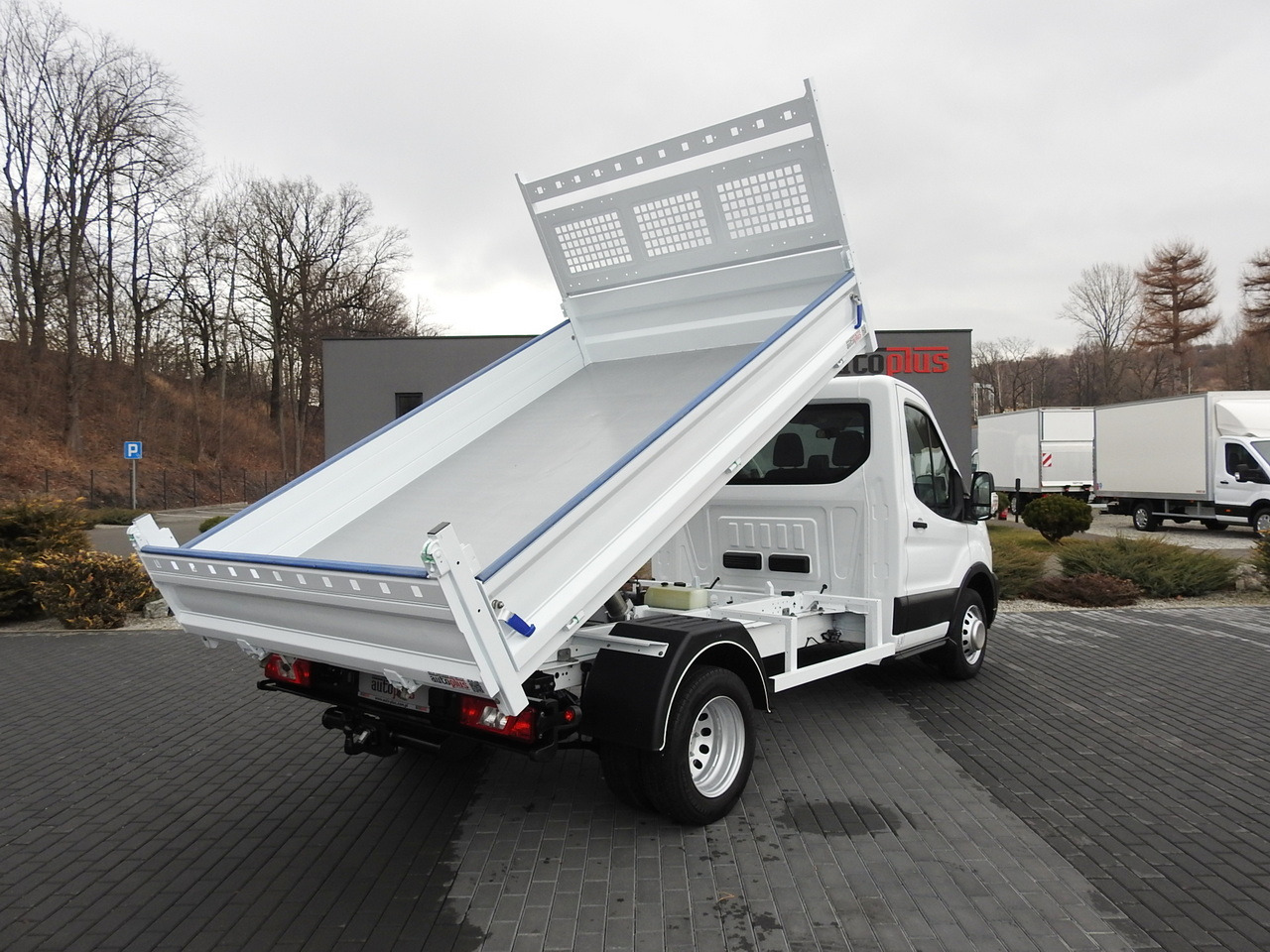 FORD TRANSIT TIPPER LED LIGHTS TWIN WHEELS AIR CONDITIONING 130HP - Dostavno vozilo kiper: slika 3 FORD TRANSIT TIPPER LED LIGHTS TWIN WHEELS AIR CONDITIONING 130HP - Dostavno vozilo kiper: slika 3