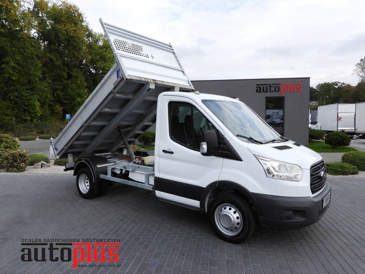 FORD TRANSIT TIPPER TWIN WHEELS 155HP - Dostavno vozilo kiper: slika 1 FORD TRANSIT TIPPER TWIN WHEELS 155HP - Dostavno vozilo kiper: slika 1