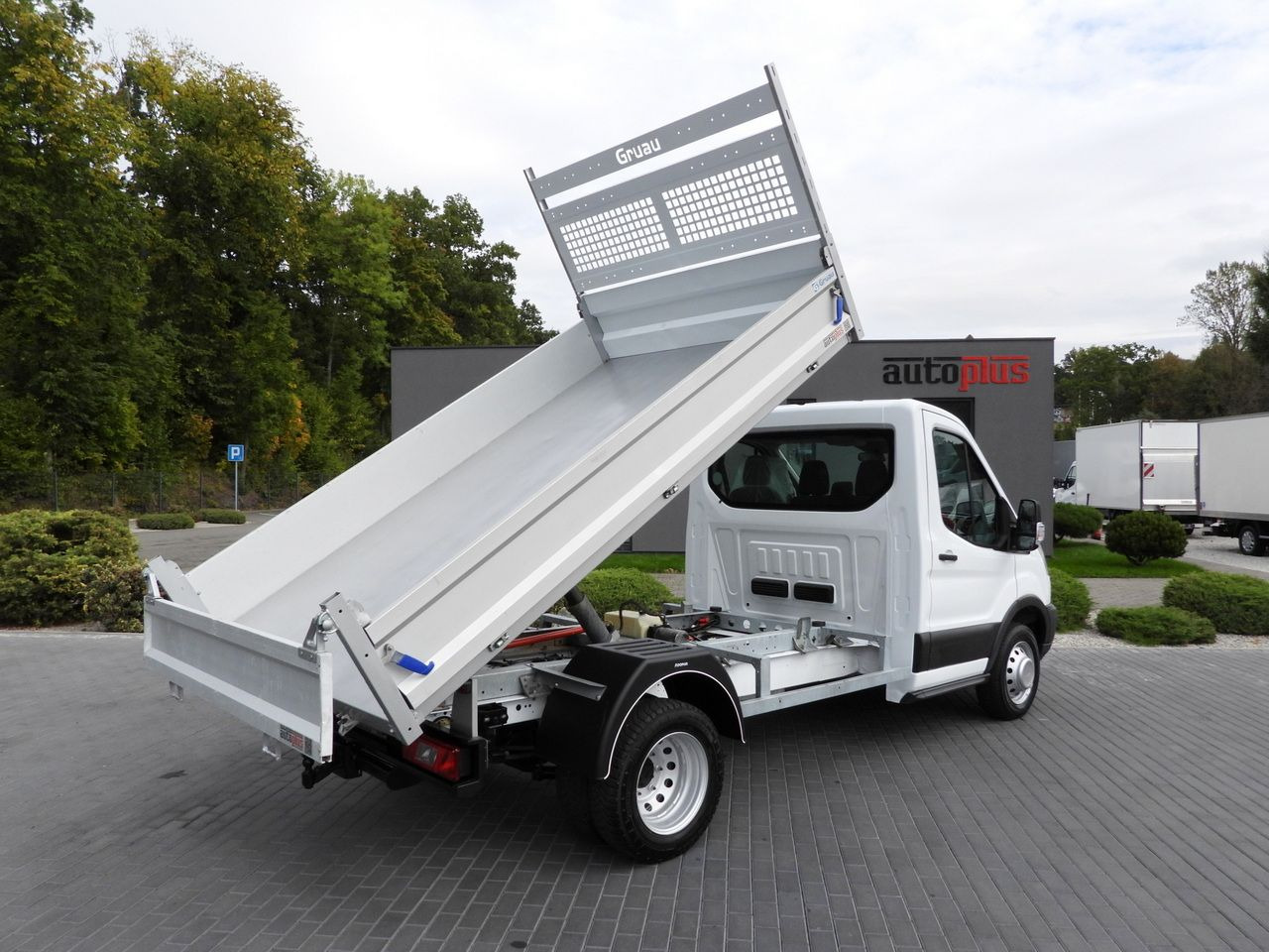 FORD TRANSIT TIPPER TWIN WHEELS 155HP - Dostavno vozilo kiper: slika 3 FORD TRANSIT TIPPER TWIN WHEELS 155HP - Dostavno vozilo kiper: slika 3