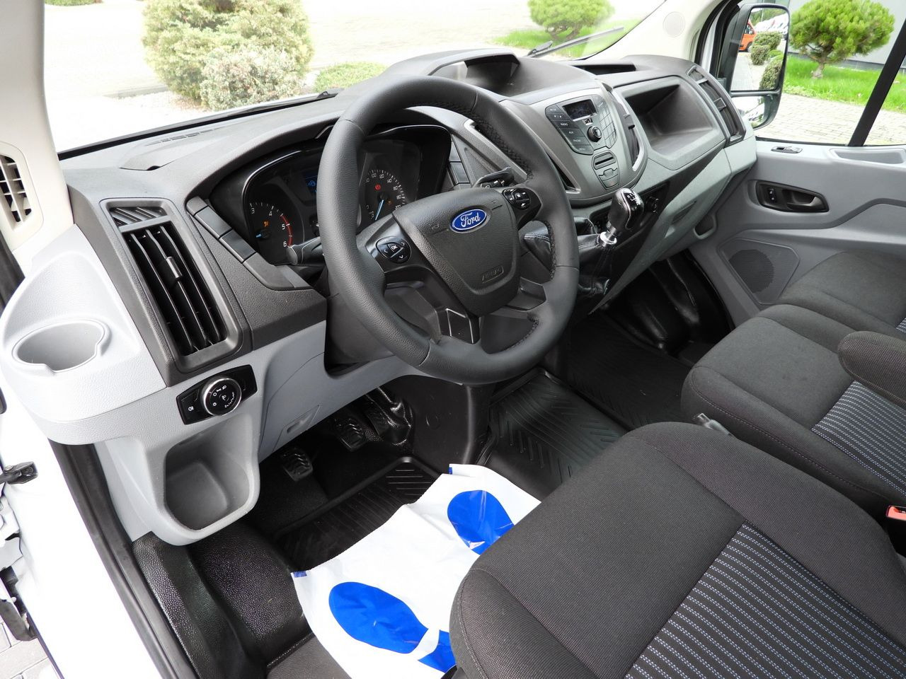 FORD TRANSIT TIPPER TWIN WHEELS 155HP - Dostavno vozilo kiper: slika 2 FORD TRANSIT TIPPER TWIN WHEELS 155HP - Dostavno vozilo kiper: slika 2
