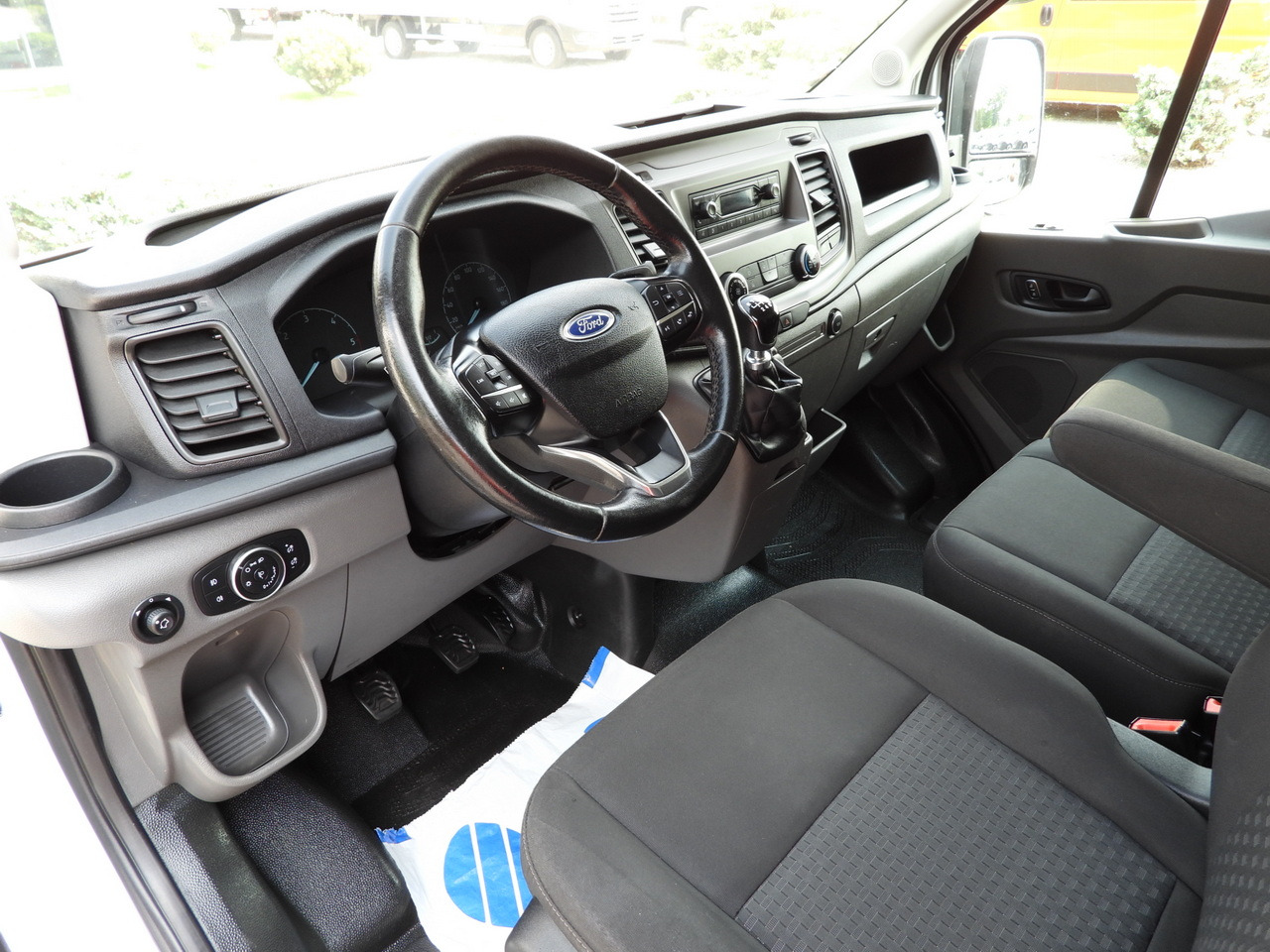FORD TRANSIT VAN CRUISE CONTROL LED LIGHTS AIR CONDITIONING 130HP - Furgon: slika 2 FORD TRANSIT VAN CRUISE CONTROL LED LIGHTS AIR CONDITIONING 130HP - Furgon: slika 2