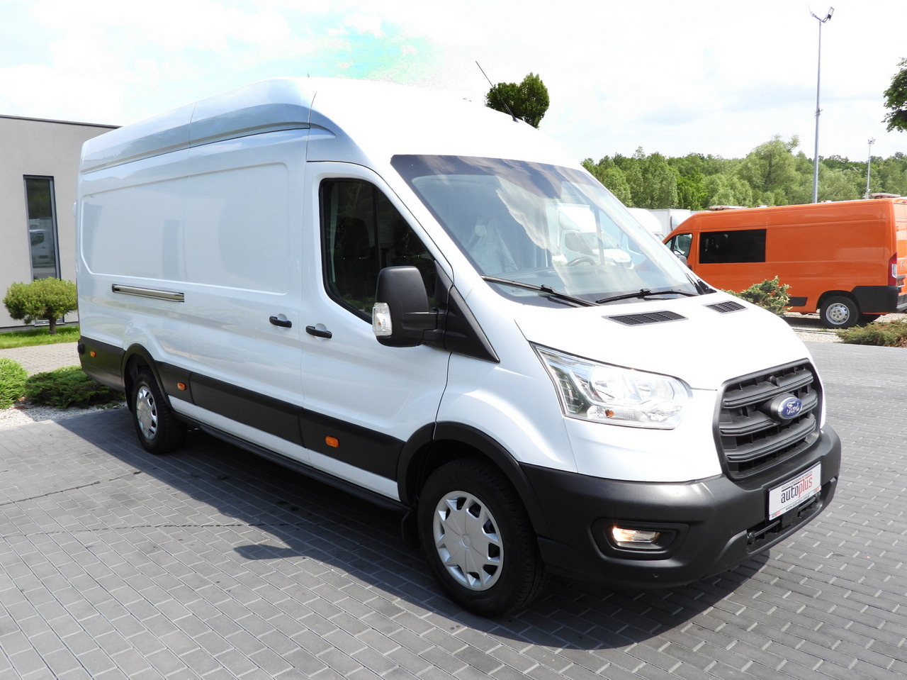FORD TRANSIT VAN CRUISE CONTROL LED LIGHTS AIR CONDITIONING 130HP - Furgon: slika 4 FORD TRANSIT VAN CRUISE CONTROL LED LIGHTS AIR CONDITIONING 130HP - Furgon: slika 4