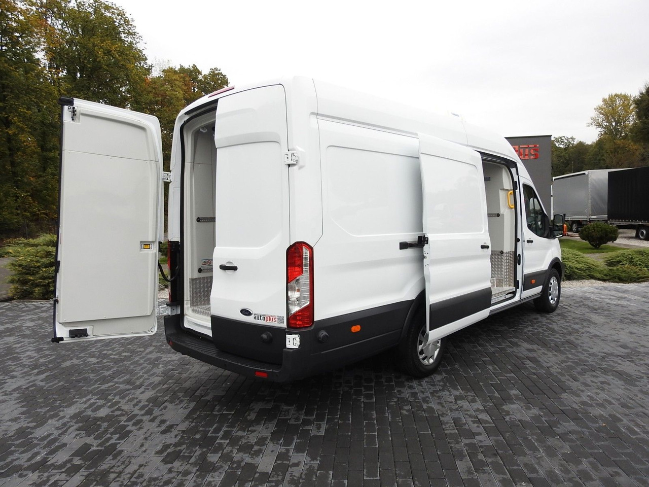 Ford TRANSIT KÜHLKASTENWAGEN 0*C HEIZFUNKTION Ford TRANSIT KÜHLKASTENWAGEN 0*C HEIZFUNKTION - Dostavno vozilo hladnjača: slika 3 Ford TRANSIT KÜHLKASTENWAGEN 0*C HEIZFUNKTION Ford TRANSIT KÜHLKASTENWAGEN 0*C HEIZFUNKTION - Dostavno vozilo hladnjača: slika 3