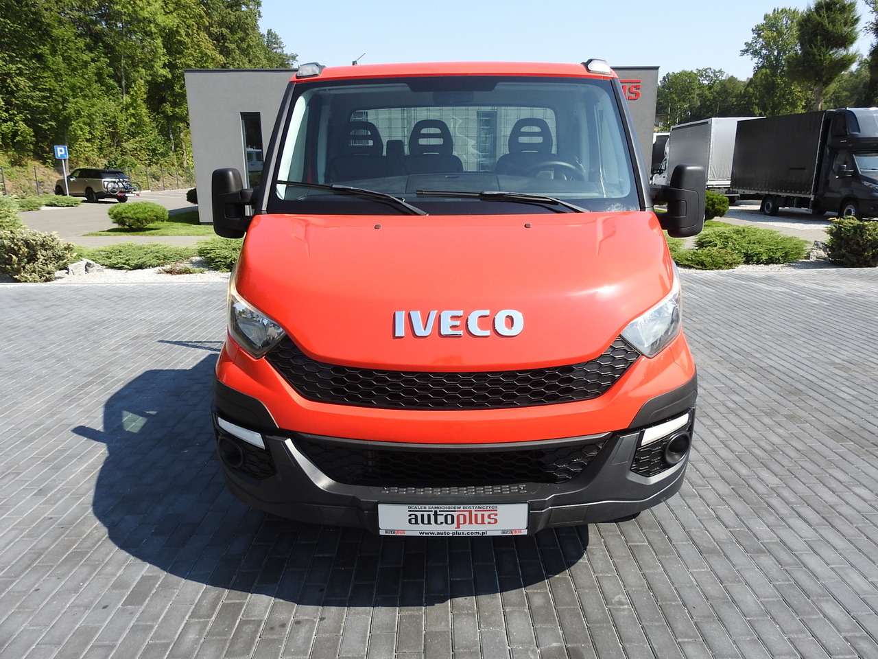 IVECO DAILY 35C13 TIPPER CRUISE CONTROL AIR CONDITIONING TWIN WHEELS 130HP - Dostavno vozilo kiper: slika 5 IVECO DAILY 35C13 TIPPER CRUISE CONTROL AIR CONDITIONING TWIN WHEELS 130HP - Dostavno vozilo kiper: slika 5
