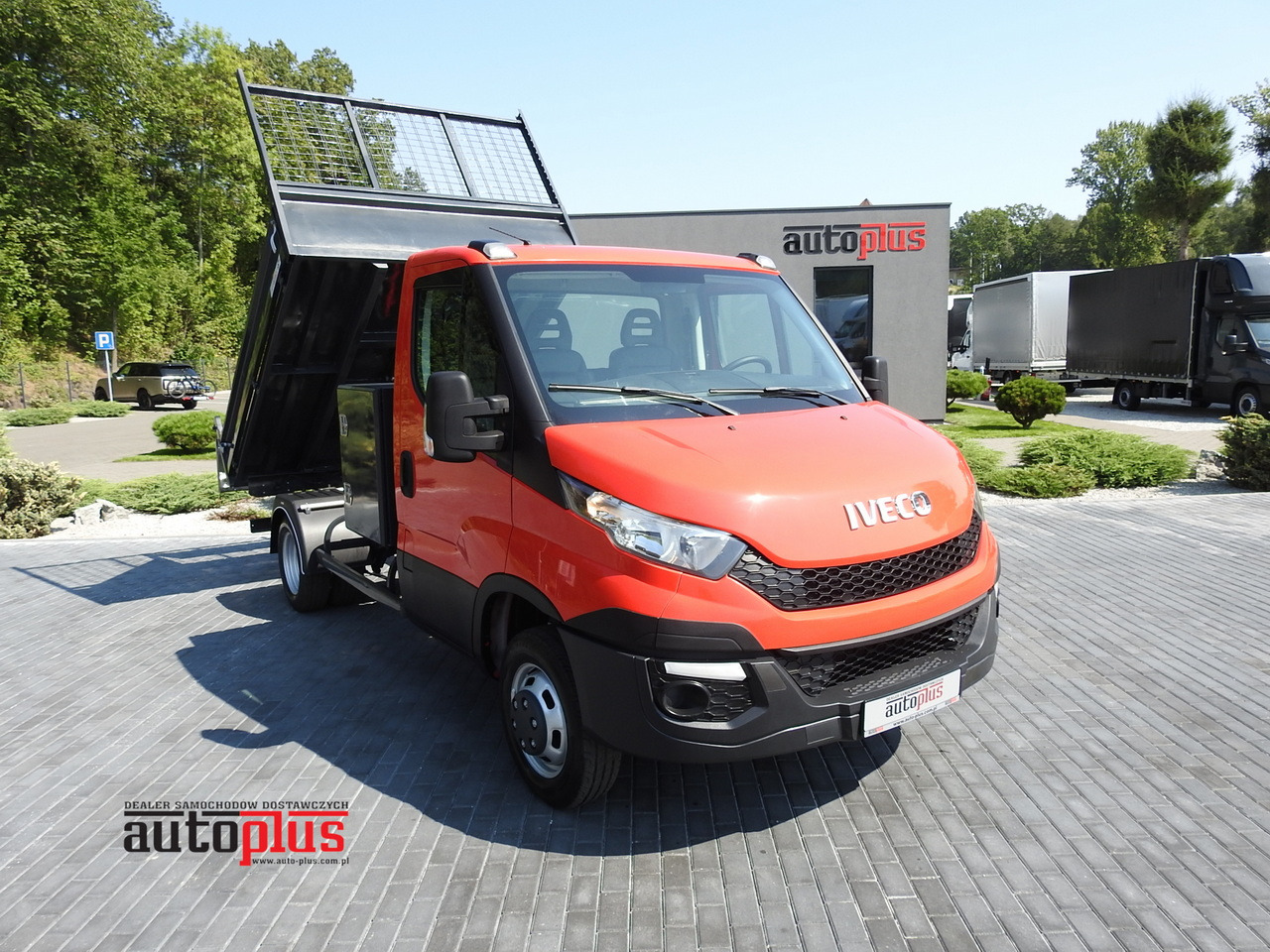 IVECO DAILY 35C13 TIPPER CRUISE CONTROL AIR CONDITIONING TWIN WHEELS 130HP - Dostavno vozilo kiper: slika 1 IVECO DAILY 35C13 TIPPER CRUISE CONTROL AIR CONDITIONING TWIN WHEELS 130HP - Dostavno vozilo kiper: slika 1