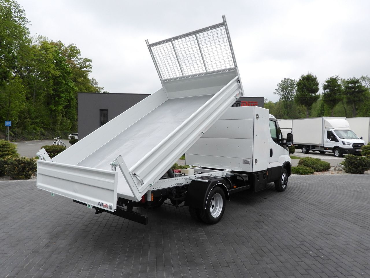 IVECO DAILY 35C14 TIPPER CRUISE CONTROL TWIN WHEELS 140HP - Dostavno vozilo kiper: slika 3 IVECO DAILY 35C14 TIPPER CRUISE CONTROL TWIN WHEELS 140HP - Dostavno vozilo kiper: slika 3