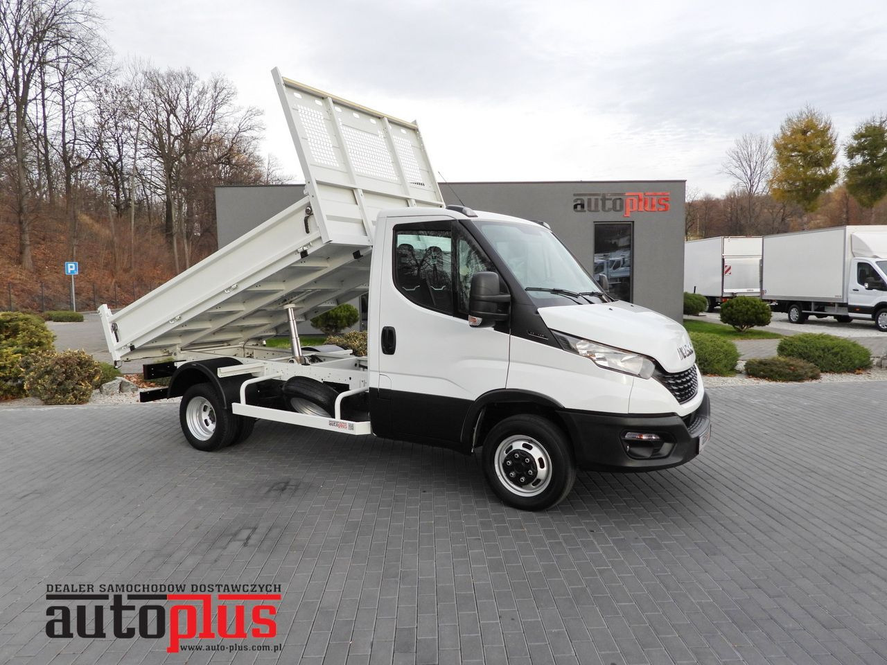 IVECO DAILY 35C14 TIPPER CRUISE CONTROL TWIN WHEELS AIR CONDITIONING 140HP - Dostavno vozilo kiper: slika 1 IVECO DAILY 35C14 TIPPER CRUISE CONTROL TWIN WHEELS AIR CONDITIONING 140HP - Dostavno vozilo kiper: slika 1