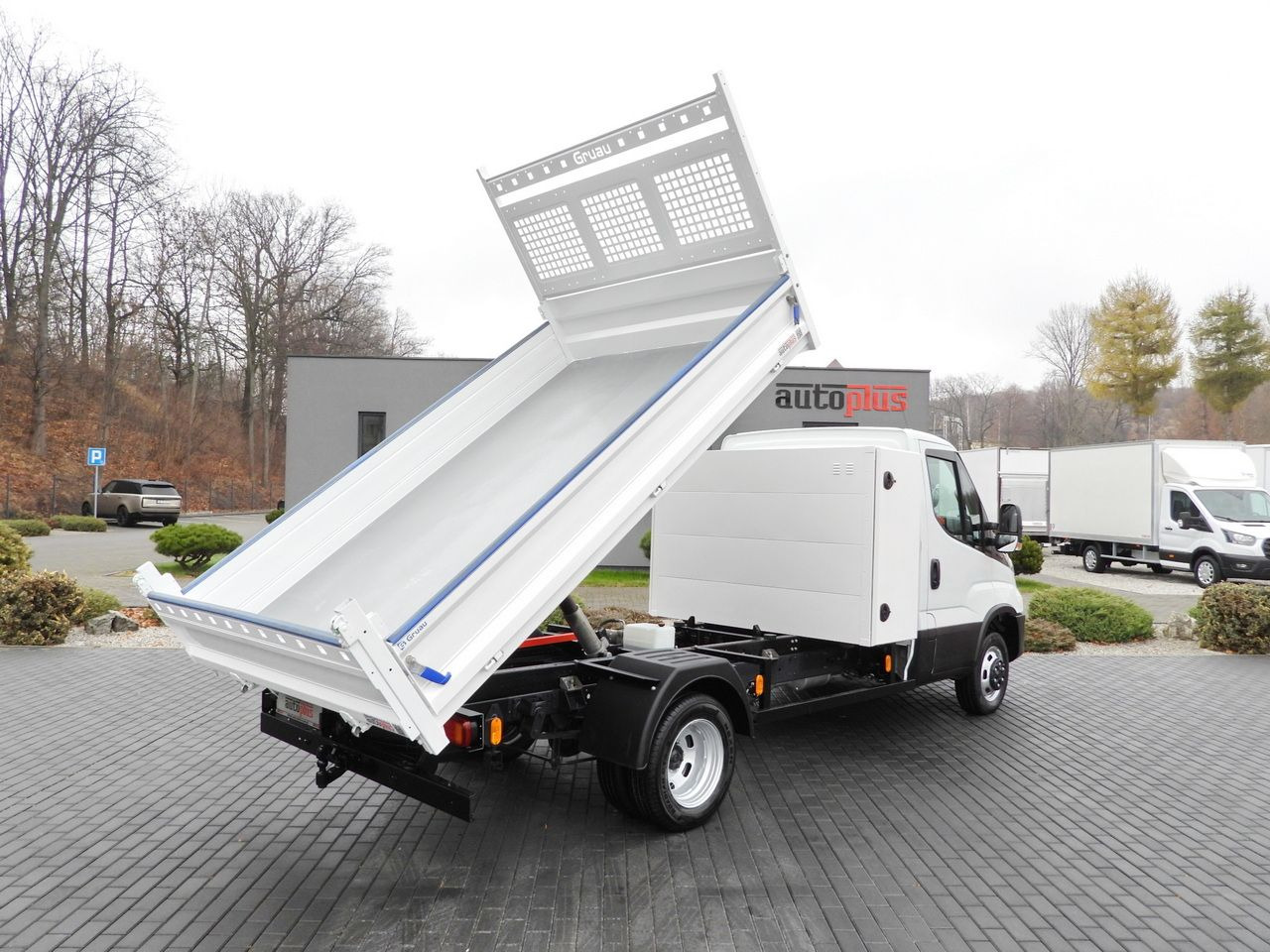 IVECO DAILY 35C16 TIPPER CRUISE CONTROL TWIN WHEELS AIR CONDITIONING 160HP - Dostavno vozilo kiper: slika 3 IVECO DAILY 35C16 TIPPER CRUISE CONTROL TWIN WHEELS AIR CONDITIONING 160HP - Dostavno vozilo kiper: slika 3