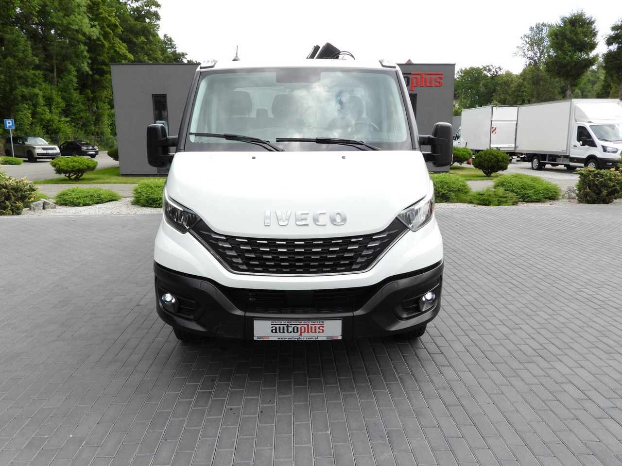 IVECO DAILY 35C18 THREE-WAY TIPPER 3 HDS SEATS CRUISE CONTROL LED LIGHTS AUTOMATIC TRANSMISSION HI-MATIC TWIN WHEELS AIR CONDITIONING 180HP - Dostavno vozilo kiper: slika 5 IVECO DAILY 35C18 THREE-WAY TIPPER 3 HDS SEATS CRUISE CONTROL LED LIGHTS AUTOMATIC TRANSMISSION HI-MATIC TWIN WHEELS AIR CONDITIONING 180HP - Dostavno vozilo kiper: slika 5