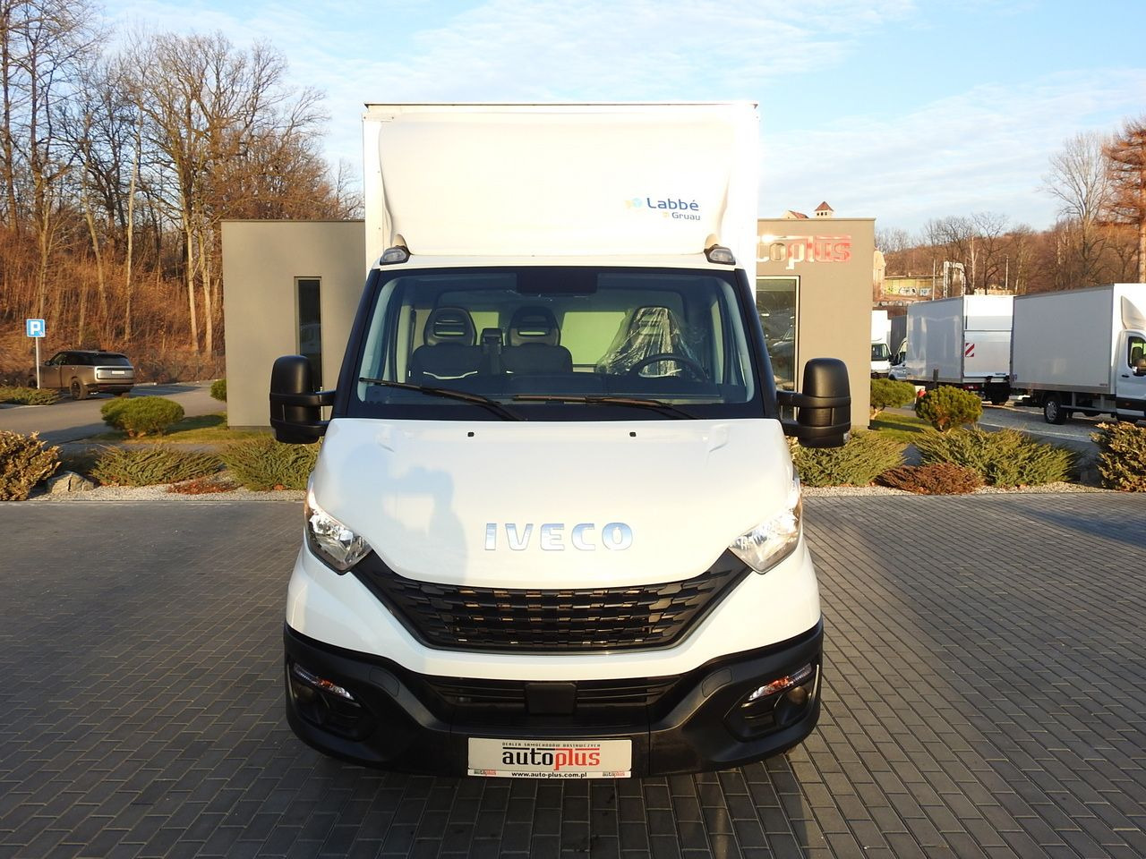 IVECO DAILY 35S16 BOX LIFT 8 PALLETS CRUISE CONTROL AIR CONDITIONING TWIN WHEELS 160HP - Dostavno vozilo hladnjača: slika 5 IVECO DAILY 35S16 BOX LIFT 8 PALLETS CRUISE CONTROL AIR CONDITIONING TWIN WHEELS 160HP - Dostavno vozilo hladnjača: slika 5