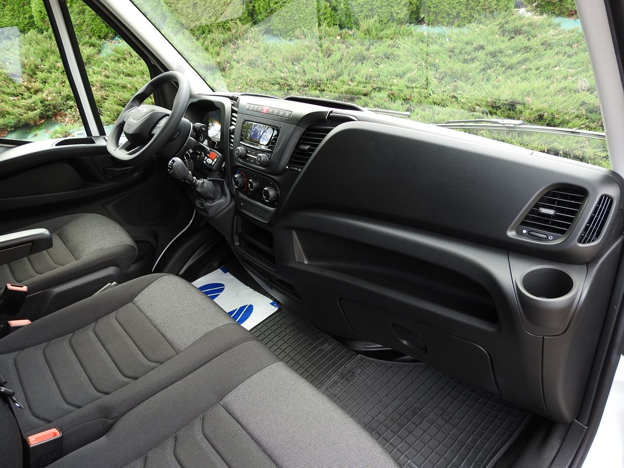 Novu Dostavno vozilo hladnjača IVECO DAILY 35S16 NEW REGRIGERATOR BOX -10*C 8 PALLETS HEATING FUNCTION POWER SUPPLY 230V CRUISE CONTROL AIR CONDITIONING 160HP: slika 44