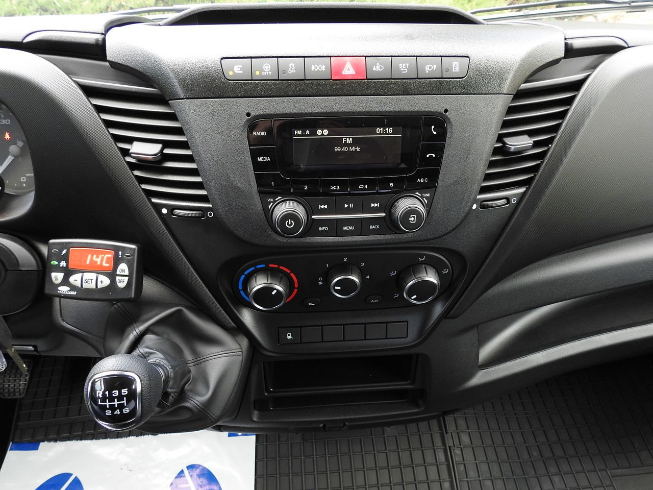 Novu Dostavno vozilo hladnjača IVECO DAILY 35S16 NEW REGRIGERATOR BOX -10*C 8 PALLETS HEATING FUNCTION POWER SUPPLY 230V CRUISE CONTROL AIR CONDITIONING 160HP: slika 39