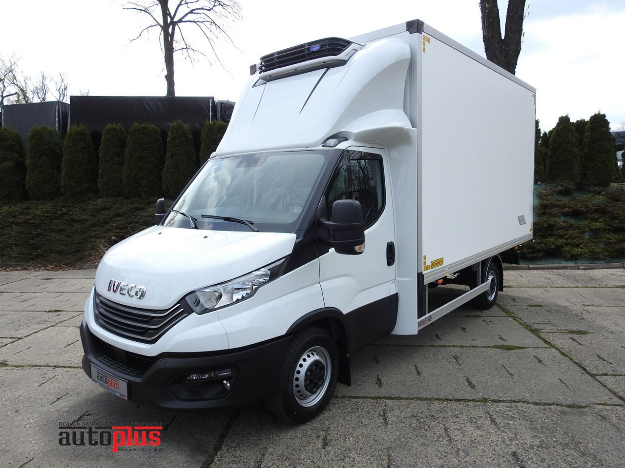 IVECO DAILY 35S16 NEW REGRIGERATOR BOX -10*C 8 PALLETS HEATING FUNCTION POWER SUPPLY 230V CRUISE CONTROL AIR CONDITIONING 160HP - Dostavno vozilo hladnjača: slika 1 IVECO DAILY 35S16 NEW REGRIGERATOR BOX -10*C 8 PALLETS HEATING FUNCTION POWER SUPPLY 230V CRUISE CONTROL AIR CONDITIONING 160HP - Dostavno vozilo hladnjača: slika 1