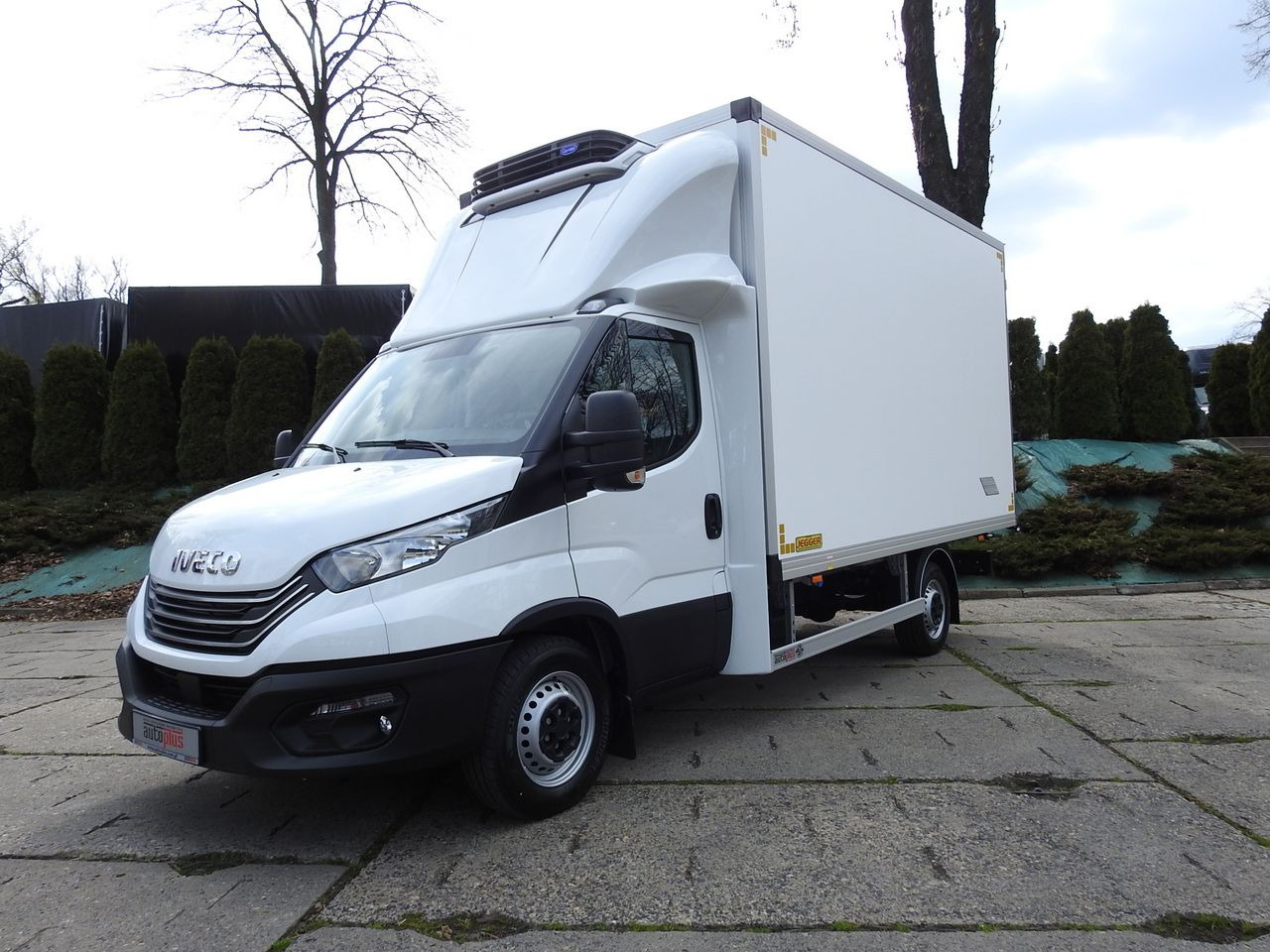 Novu Dostavno vozilo hladnjača IVECO DAILY 35S16 NEW REGRIGERATOR BOX -10*C 8 PALLETS HEATING FUNCTION POWER SUPPLY 230V CRUISE CONTROL AIR CONDITIONING 160HP: slika 24