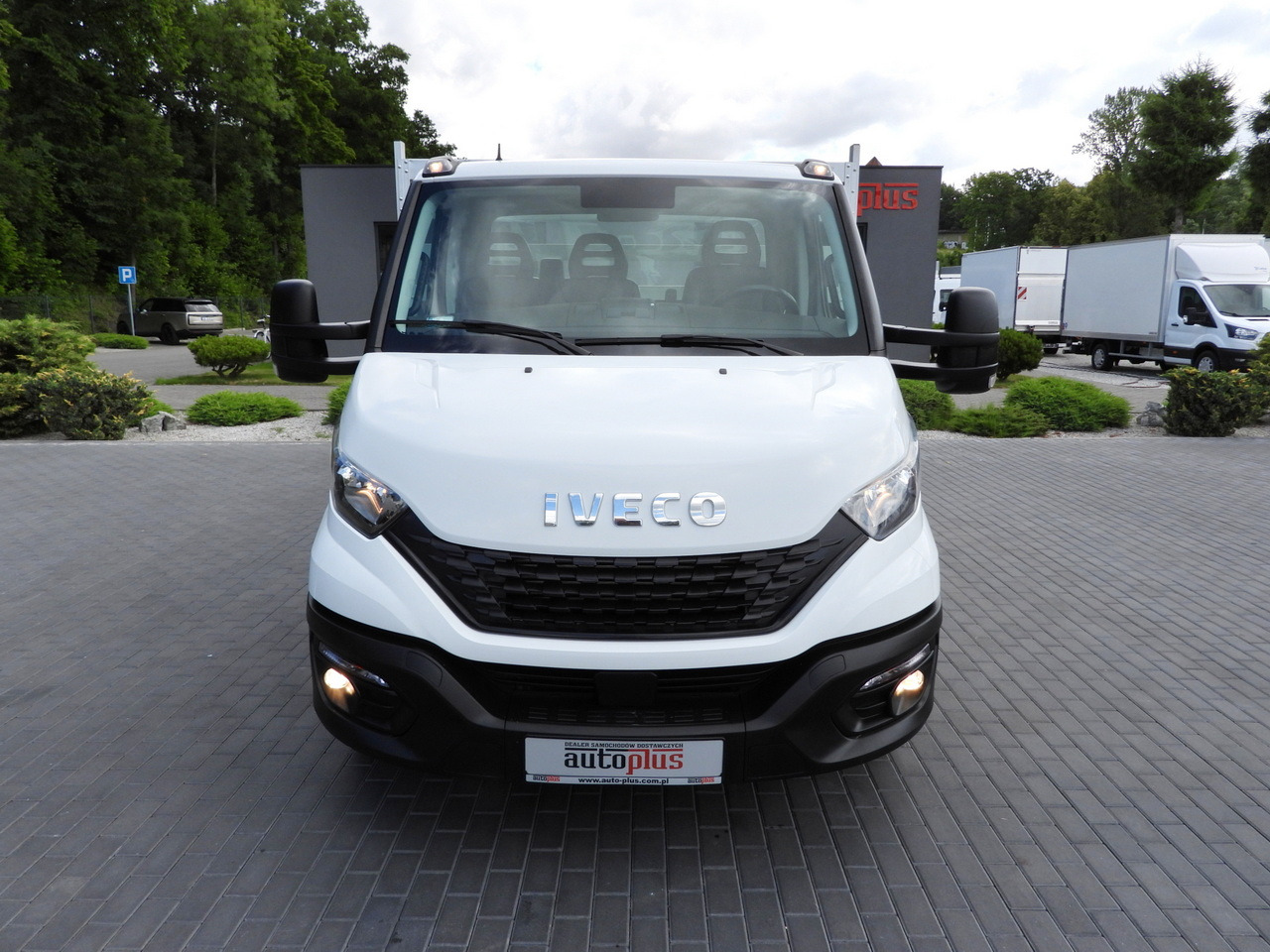 IVECO DAILY 35S16 STAKE BODY 10 PALLETS CRUISE CONTROL AIR CONDITIONING 160HP - Dostavno vozilo s ravnom platformom: slika 5 IVECO DAILY 35S16 STAKE BODY 10 PALLETS CRUISE CONTROL AIR CONDITIONING 160HP - Dostavno vozilo s ravnom platformom: slika 5