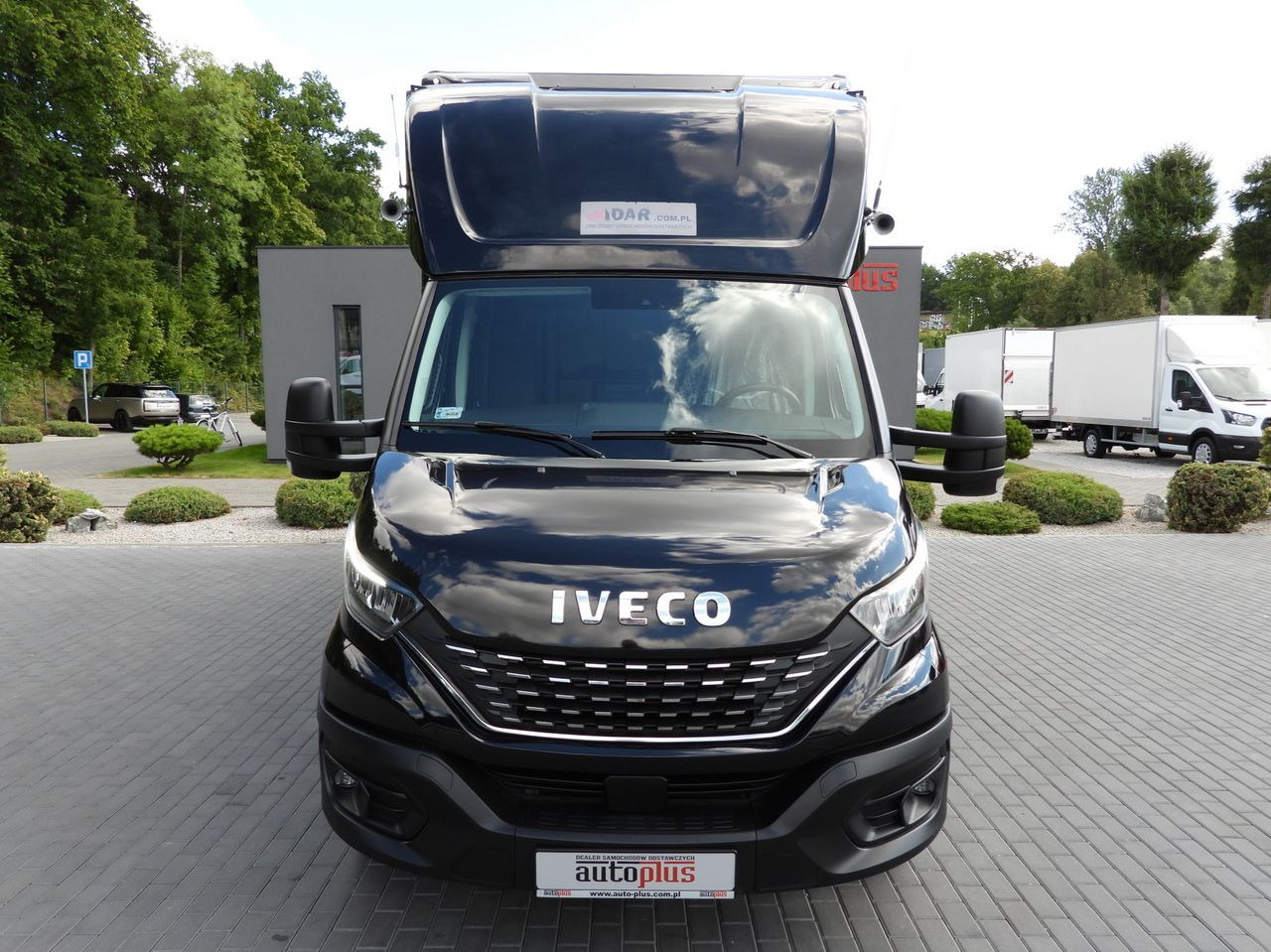 IVECO DAILY 35S18 BOX LIFT 8 PALLETS WEBASTO CRUISE CONTROL NAVIGATION LED LIGHTS PNEUMATICS AIR CONDITIONING 180HP - Dostavno vozilo sa zatvorenim sandukom: slika 5 IVECO DAILY 35S18 BOX LIFT 8 PALLETS WEBASTO CRUISE CONTROL NAVIGATION LED LIGHTS PNEUMATICS AIR CONDITIONING 180HP - Dostavno vozilo sa zatvorenim sandukom: slika 5