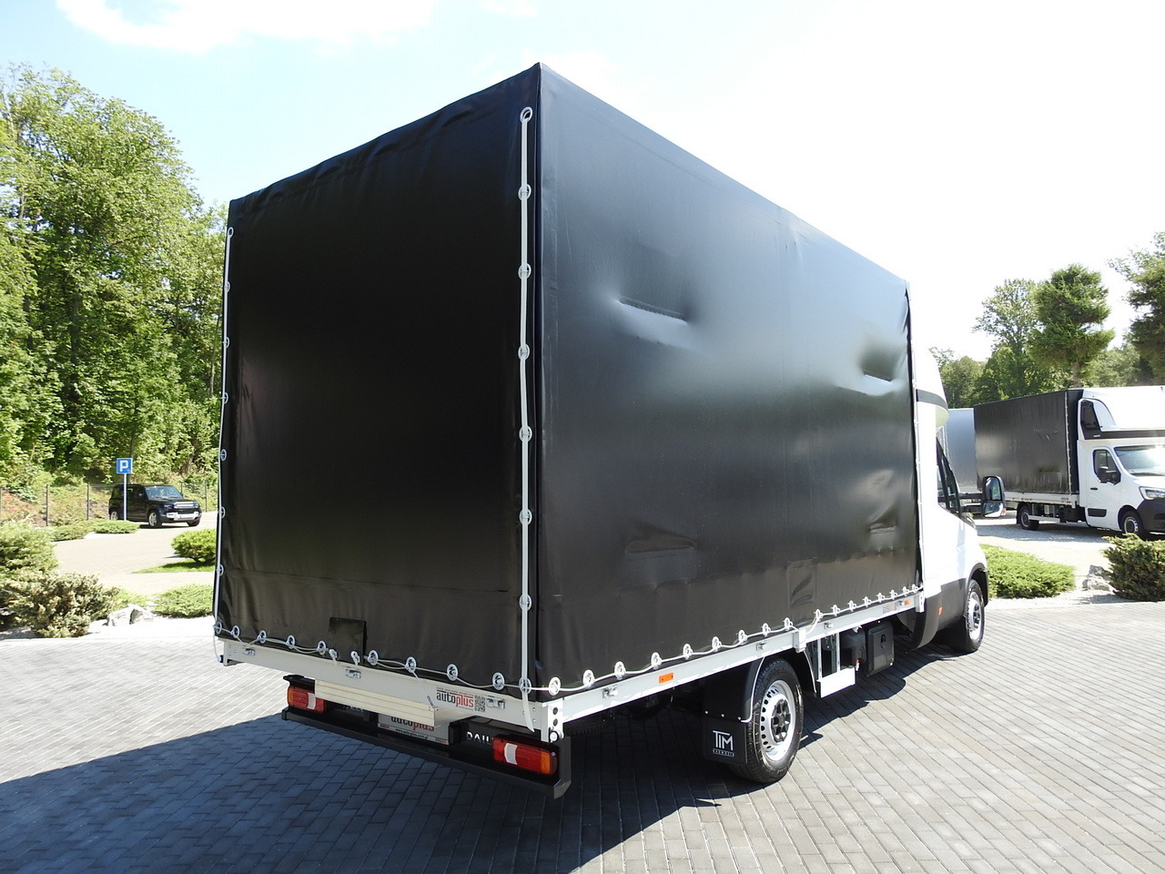 IVECO DAILY 35S18 NEW TARPAULIN 8 PALLETS CRUISE CONTROL NAVIGATION LED LIGHTS AUTOMATIC TRANSMISSION HI-MATIC MANUFACTURERS WARRANTY 180HP - Dostavno vozilo sa ceradom: slika 3 IVECO DAILY 35S18 NEW TARPAULIN 8 PALLETS CRUISE CONTROL NAVIGATION LED LIGHTS AUTOMATIC TRANSMISSION HI-MATIC MANUFACTURERS WARRANTY 180HP - Dostavno vozilo sa ceradom: slika 3