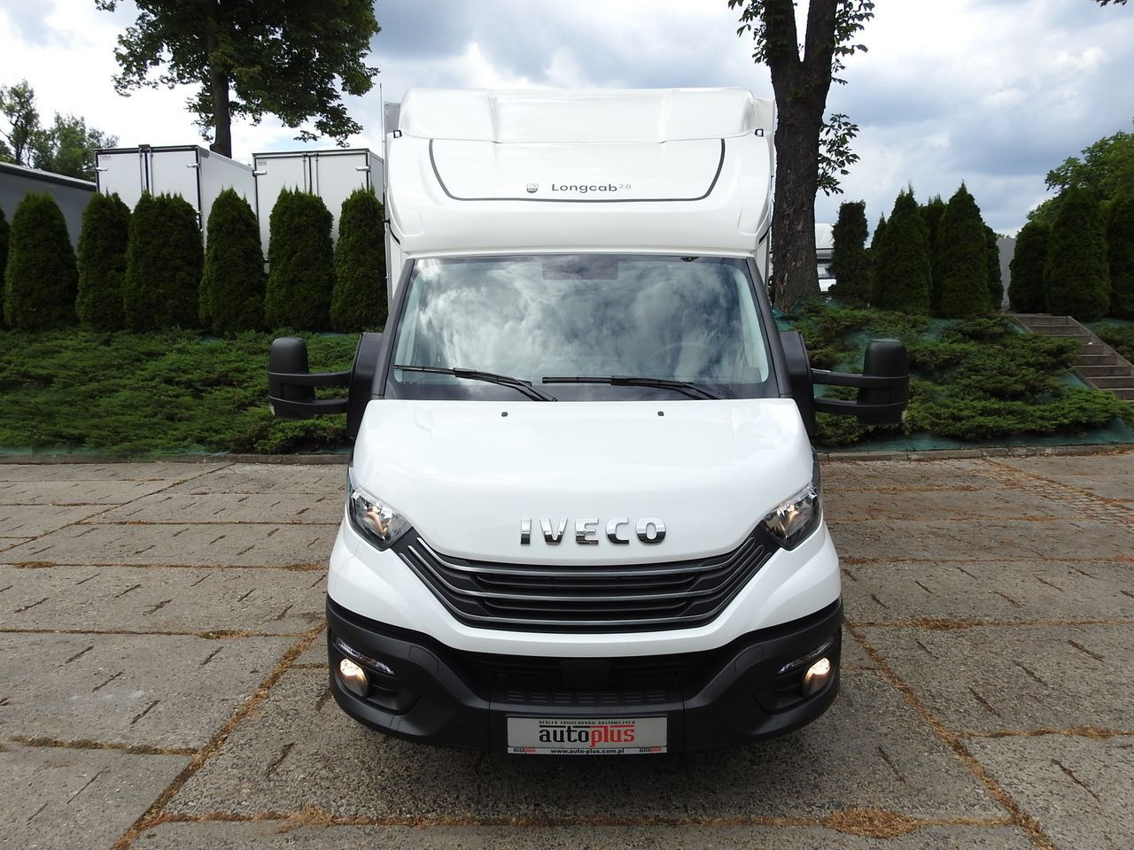 IVECO DAILY 35S18 NEW TARPAULIN WEBASTO CRUISE CONTROL AIR CONDITIONING 180HP - Dostavno vozilo sa ceradom: slika 5 IVECO DAILY 35S18 NEW TARPAULIN WEBASTO CRUISE CONTROL AIR CONDITIONING 180HP - Dostavno vozilo sa ceradom: slika 5