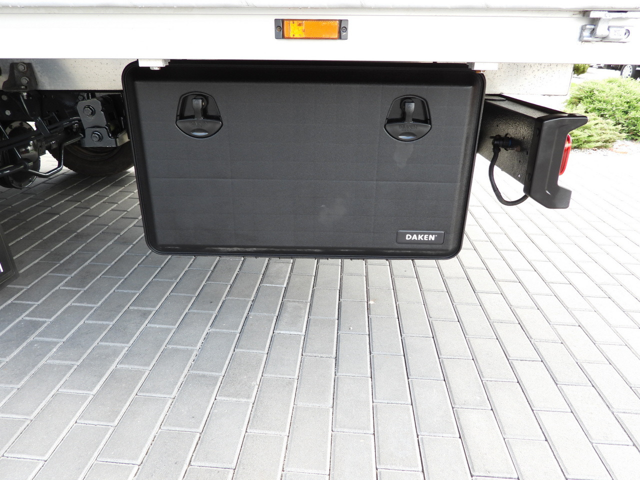 Lizing IVECO DAILY 35S18 TARPAULIN 10 PALLETS CRUISE CONTROL LED LIGHTS AIR CONDITIONING  180HP IVECO DAILY 35S18 TARPAULIN 10 PALLETS CRUISE CONTROL LED LIGHTS AIR CONDITIONING  180HP: slika 24