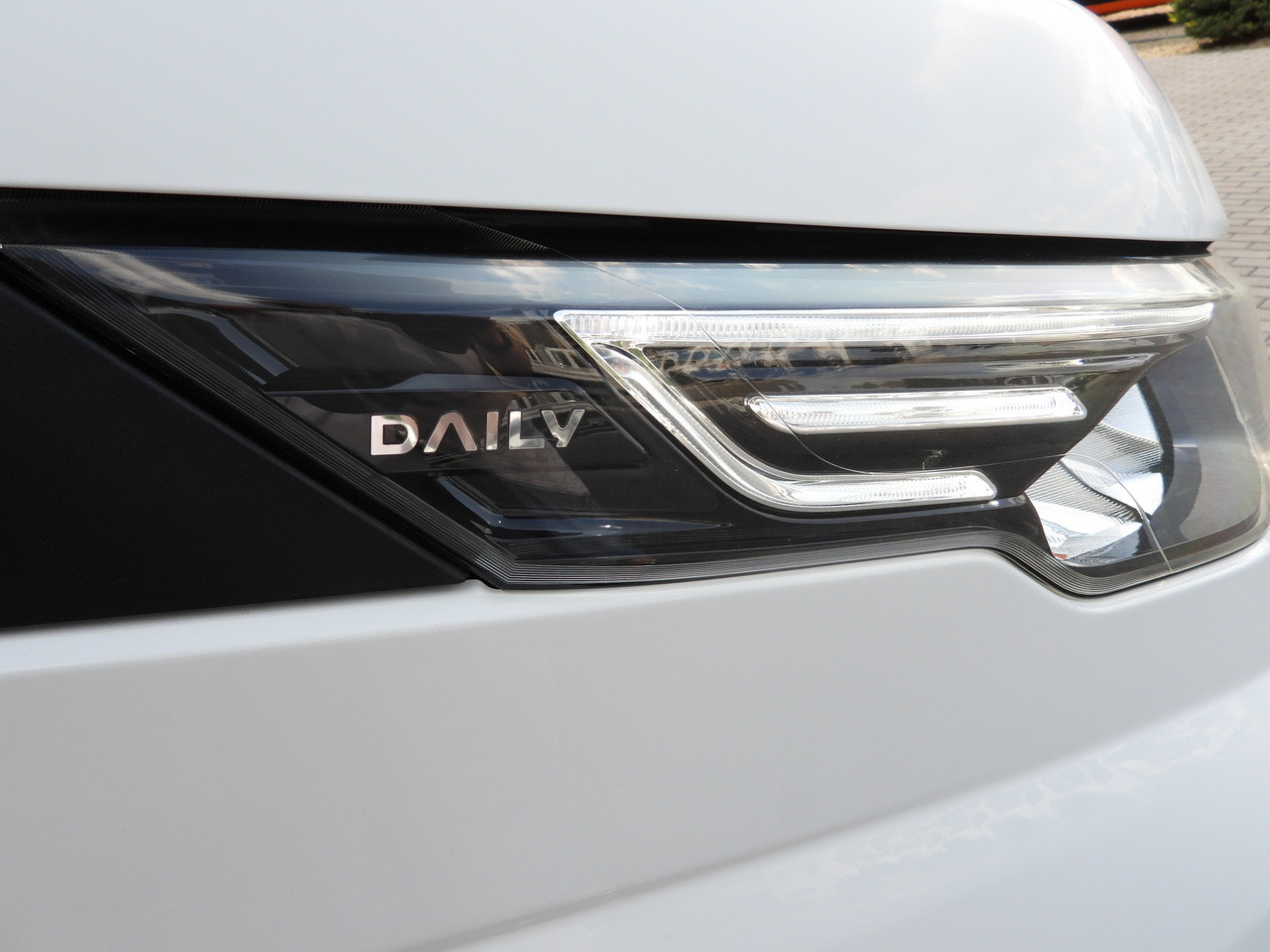 Lizing IVECO DAILY 35S18 TARPAULIN 10 PALLETS CRUISE CONTROL LED LIGHTS AIR CONDITIONING  180HP IVECO DAILY 35S18 TARPAULIN 10 PALLETS CRUISE CONTROL LED LIGHTS AIR CONDITIONING  180HP: slika 20