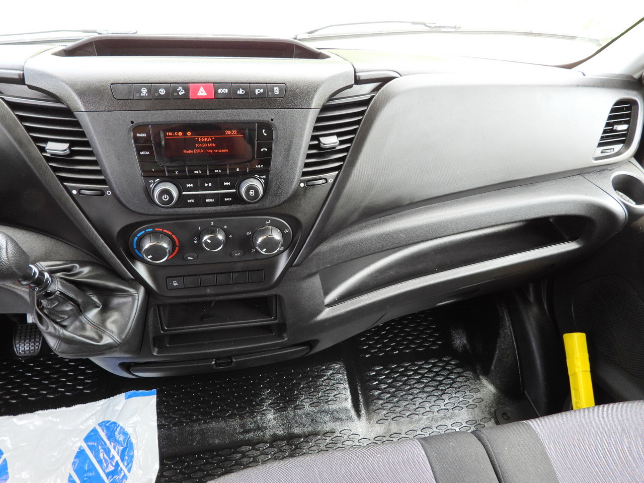 Lizing IVECO DAILY 35S18 TARPAULIN 10 PALLETS CRUISE CONTROL LED LIGHTS AIR CONDITIONING  180HP IVECO DAILY 35S18 TARPAULIN 10 PALLETS CRUISE CONTROL LED LIGHTS AIR CONDITIONING  180HP: slika 35