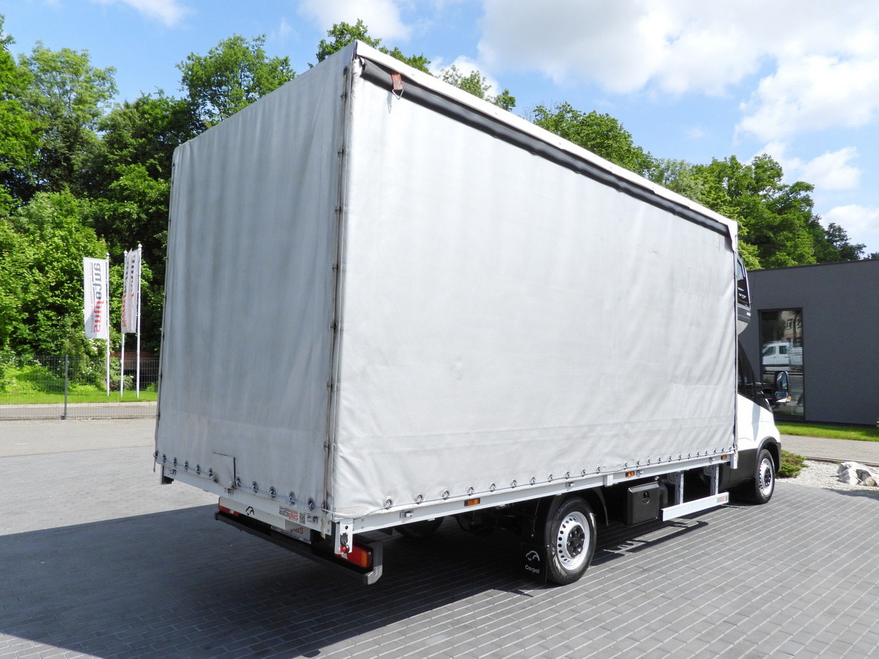 Lizing IVECO DAILY 35S18 TARPAULIN 10 PALLETS CRUISE CONTROL LED LIGHTS AIR CONDITIONING  180HP IVECO DAILY 35S18 TARPAULIN 10 PALLETS CRUISE CONTROL LED LIGHTS AIR CONDITIONING  180HP: slika 13