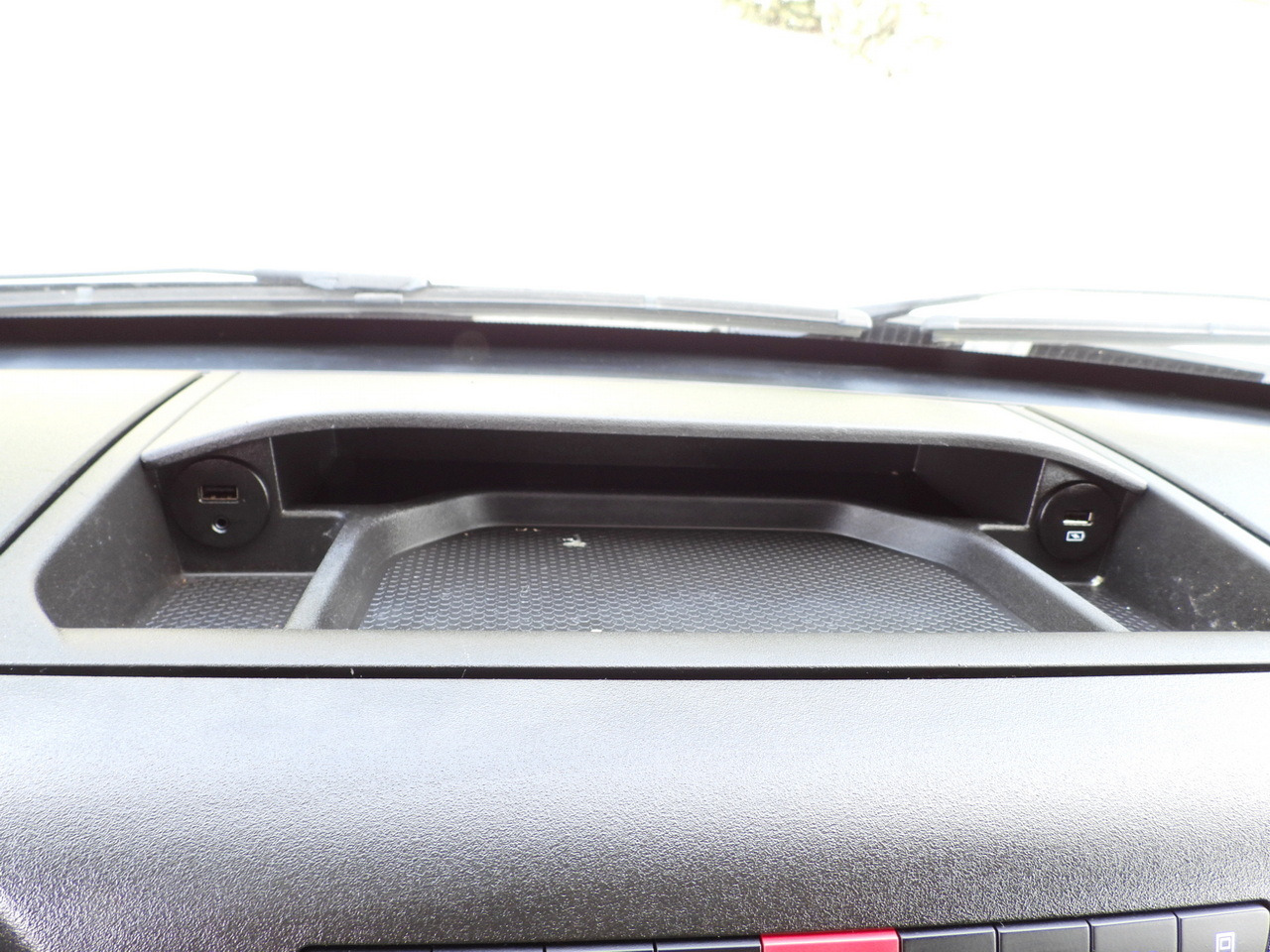 Lizing IVECO DAILY 35S18 TARPAULIN 10 PALLETS CRUISE CONTROL LED LIGHTS AIR CONDITIONING  180HP IVECO DAILY 35S18 TARPAULIN 10 PALLETS CRUISE CONTROL LED LIGHTS AIR CONDITIONING  180HP: slika 38