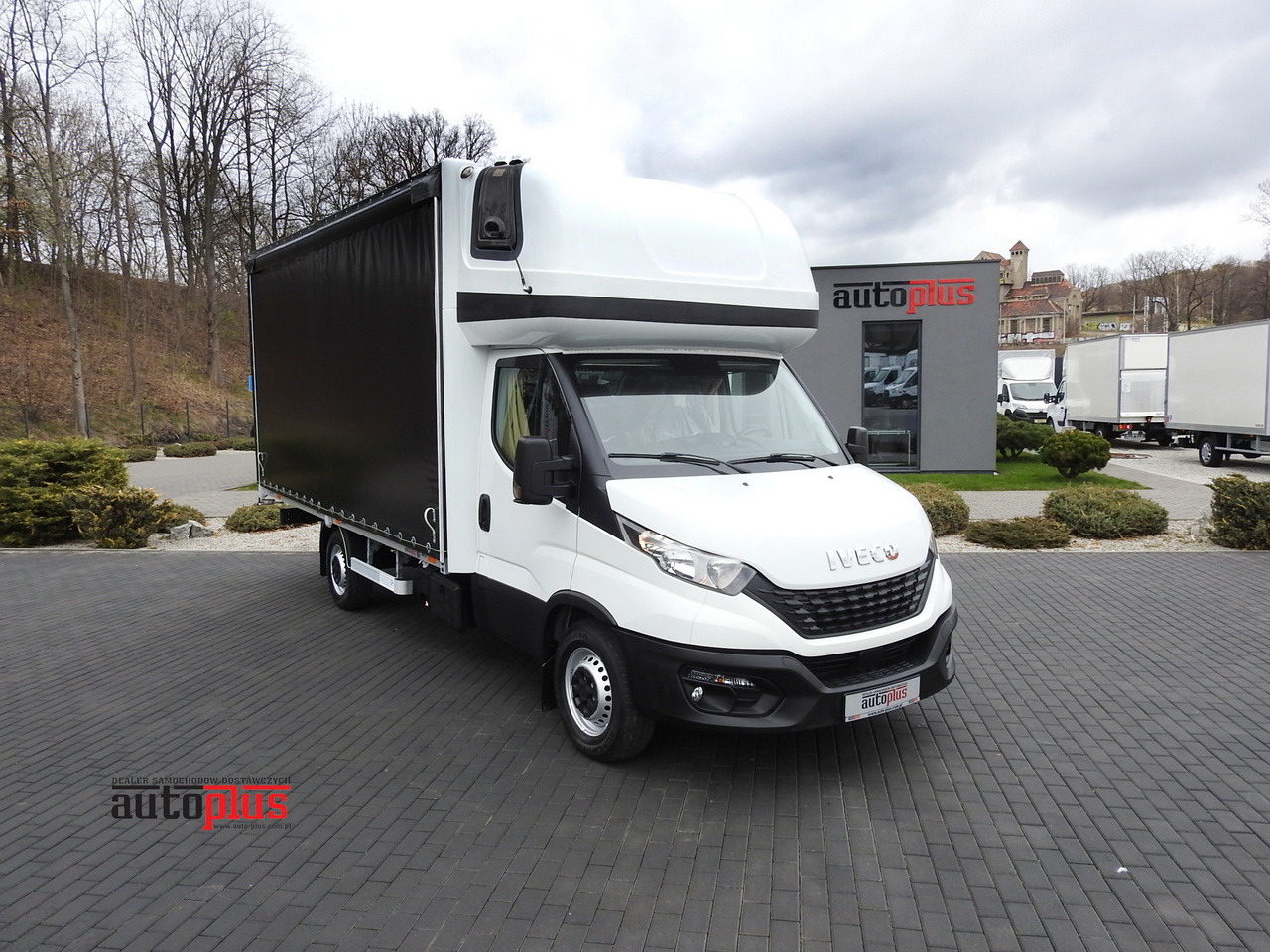 IVECO DAILY 35S18 TARPAULIN 10 PALLETS WEBASTO CRUISE CONTROL AIR CONDITIONING 180HP - Dostavno vozilo sa ceradom: slika 1 IVECO DAILY 35S18 TARPAULIN 10 PALLETS WEBASTO CRUISE CONTROL AIR CONDITIONING 180HP - Dostavno vozilo sa ceradom: slika 1