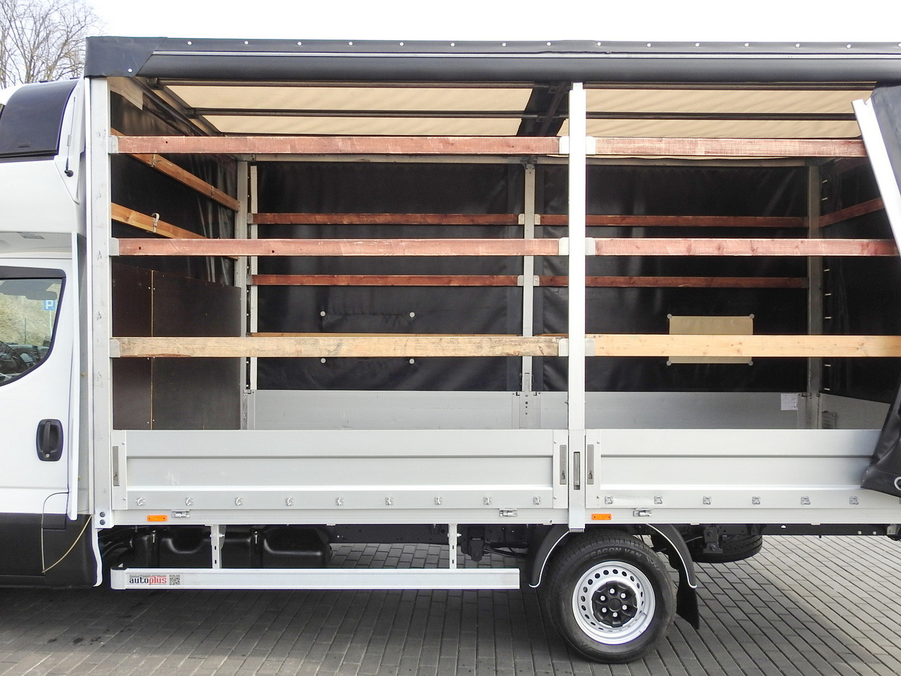 Dostavno vozilo sa ceradom IVECO DAILY  35S18 TARPAULIN 10 PALLETS WEBASTO CRUISE CONTROL AIR CONDITIONING  180HP: slika 25