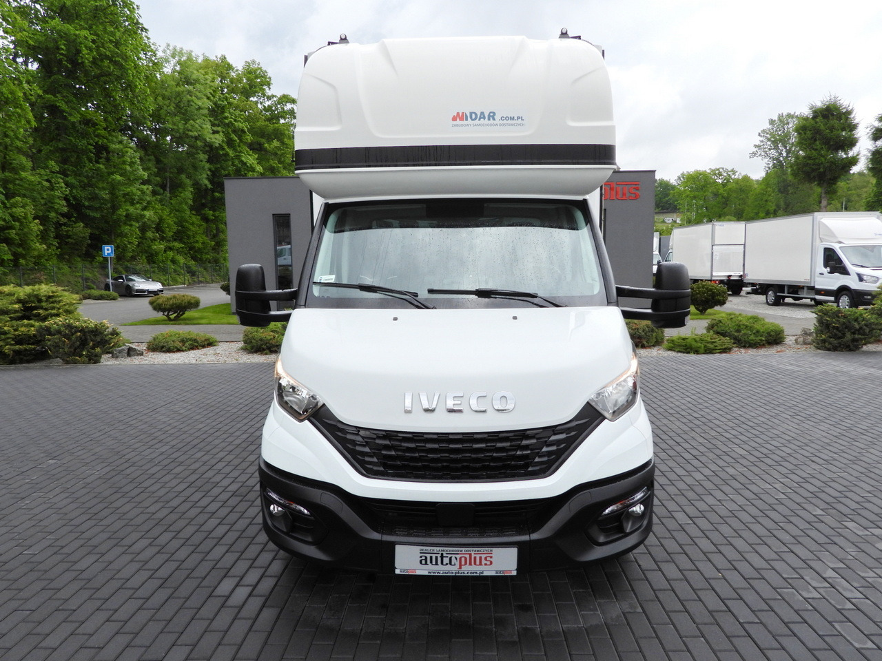 IVECO DAILY 35S18 TARPAULIN 10 PALLETS WEBASTO CRUISE CONTROL AIR CONDITIONING 180HP - Dostavno vozilo sa ceradom: slika 5 IVECO DAILY 35S18 TARPAULIN 10 PALLETS WEBASTO CRUISE CONTROL AIR CONDITIONING 180HP - Dostavno vozilo sa ceradom: slika 5
