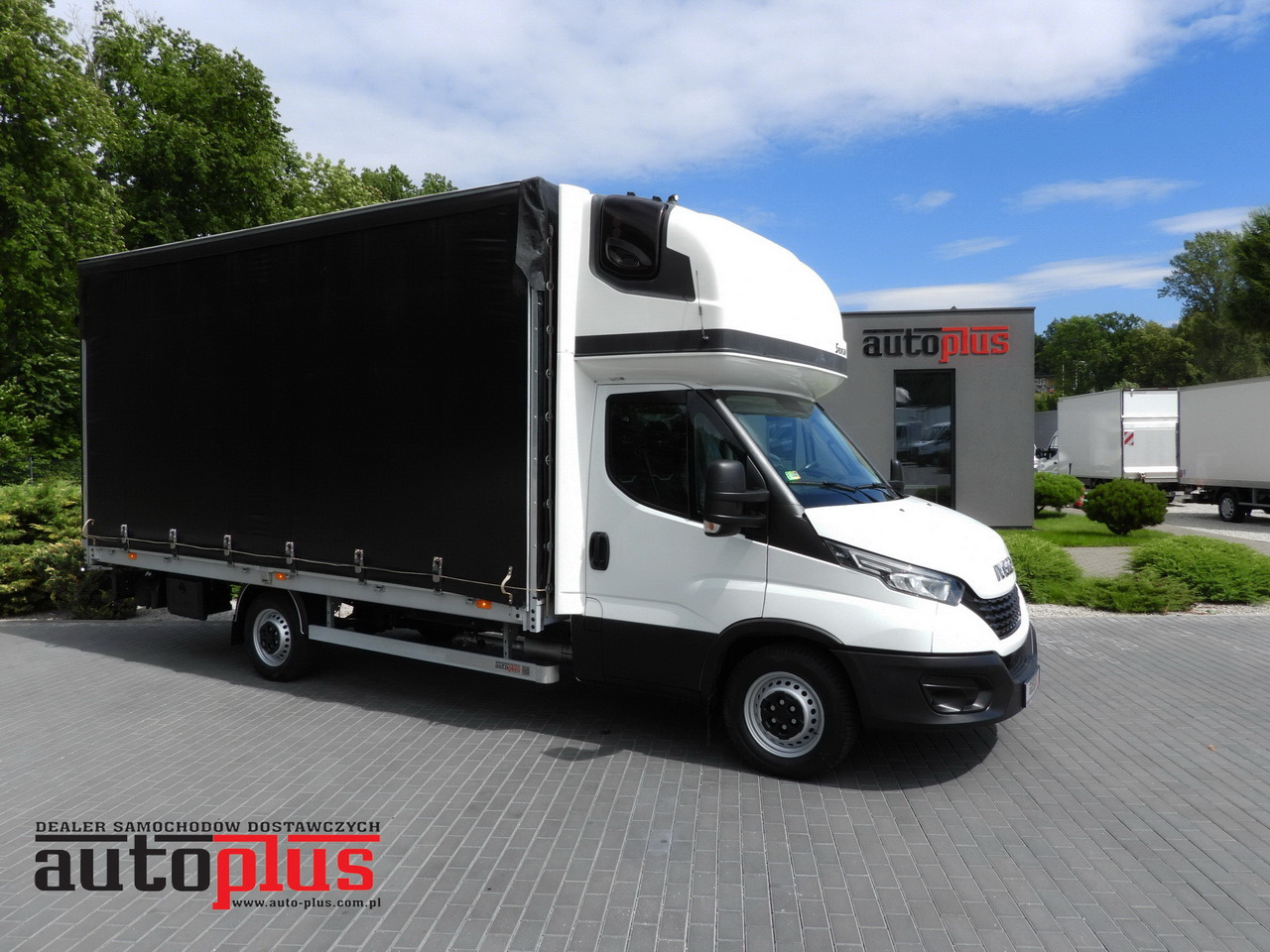 IVECO DAILY 35S18 TARPAULIN 10 PALLETS WEBASTO CRUISE CONTROL LED LIGHTS PNEUMATICS AIR CONDITIONING 180HP - Dostavno vozilo sa ceradom: slika 1 IVECO DAILY 35S18 TARPAULIN 10 PALLETS WEBASTO CRUISE CONTROL LED LIGHTS PNEUMATICS AIR CONDITIONING 180HP - Dostavno vozilo sa ceradom: slika 1