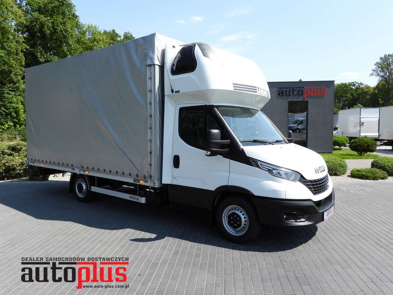 IVECO DAILY 35S18 TARPAULIN 10 PALLETS WEBASTO CRUISE CONTROL LED LIGHTS PNEUMATICS AIR CONDITIONING 180HP - Dostavno vozilo sa ceradom: slika 1 IVECO DAILY 35S18 TARPAULIN 10 PALLETS WEBASTO CRUISE CONTROL LED LIGHTS PNEUMATICS AIR CONDITIONING 180HP - Dostavno vozilo sa ceradom: slika 1