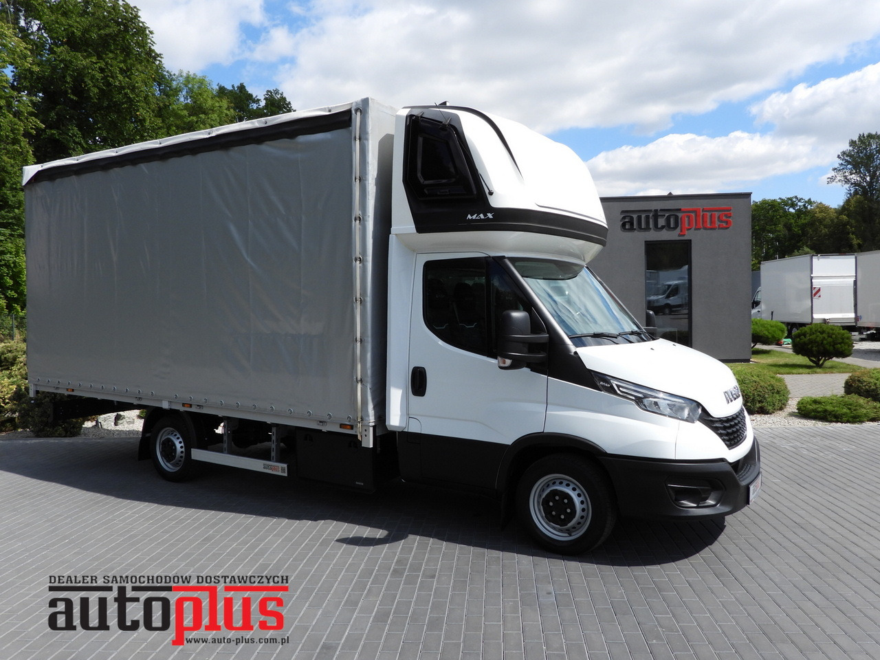 IVECO DAILY 35S18 TARPAULIN 10 PALLETS WEBASTO CRUISE CONTROL NAVIGATION LED LIGHTS AIR CONDITIONING 180HP - Dostavno vozilo sa ceradom: slika 1 IVECO DAILY 35S18 TARPAULIN 10 PALLETS WEBASTO CRUISE CONTROL NAVIGATION LED LIGHTS AIR CONDITIONING 180HP - Dostavno vozilo sa ceradom: slika 1