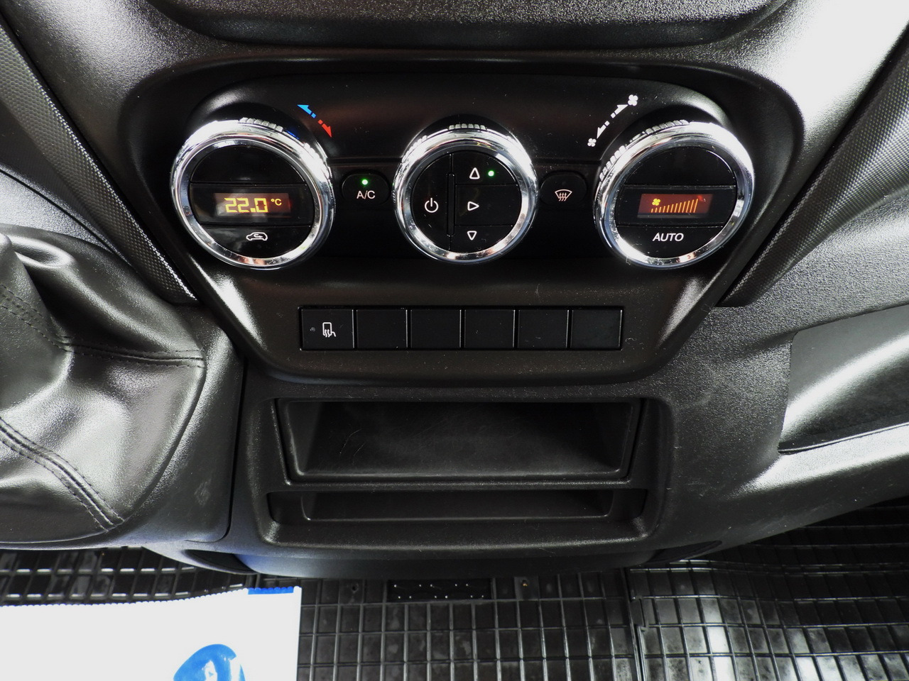 Lizing IVECO DAILY 35S18 TARPAULIN 10 PALLETS WEBASTO CRUISE CONTROL NAVIGATION LED LIGHTS AIR CONDITIONING  180HP IVECO DAILY 35S18 TARPAULIN 10 PALLETS WEBASTO CRUISE CONTROL NAVIGATION LED LIGHTS AIR CONDITIONING  180HP: slika 39